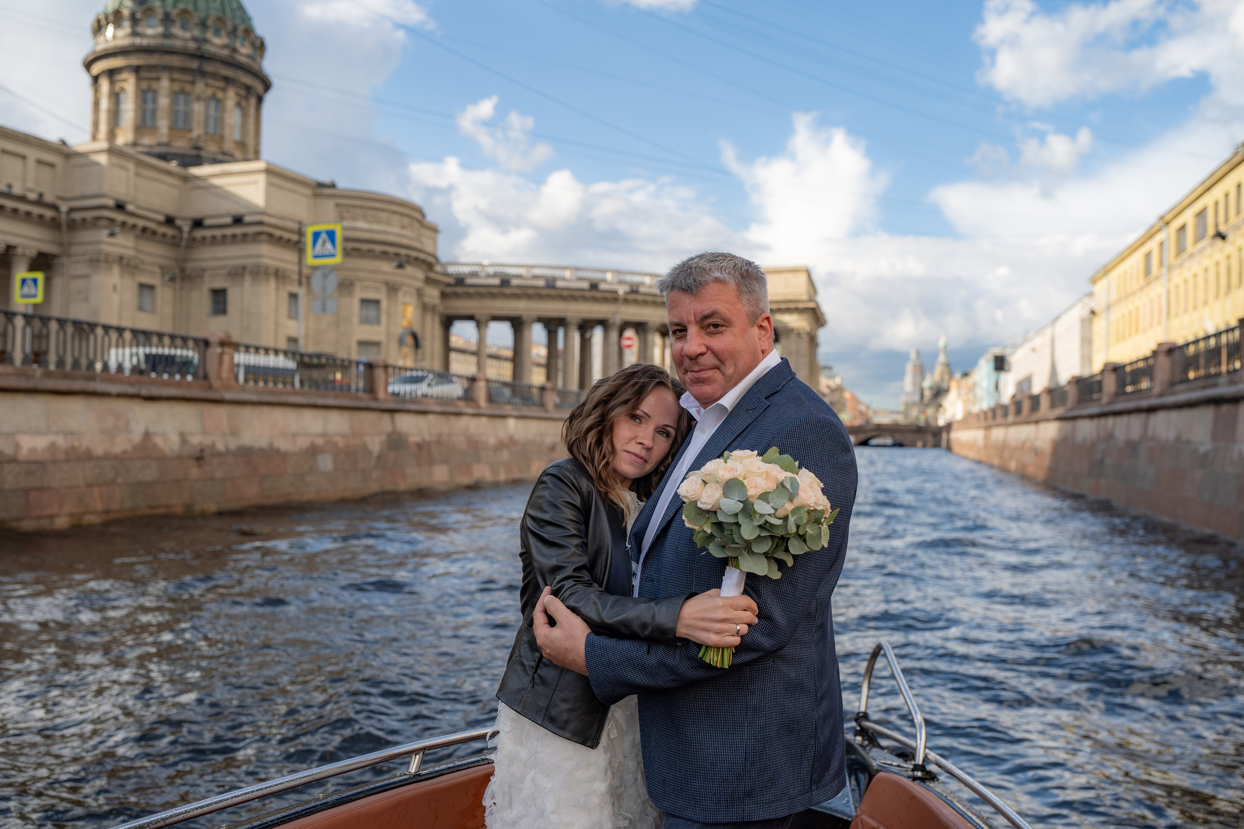 Красивые места для свадебной фотосессии летом в Санкт-Петербурге. Свадебный фотограф Александр Невский в Санкт-Петербурге