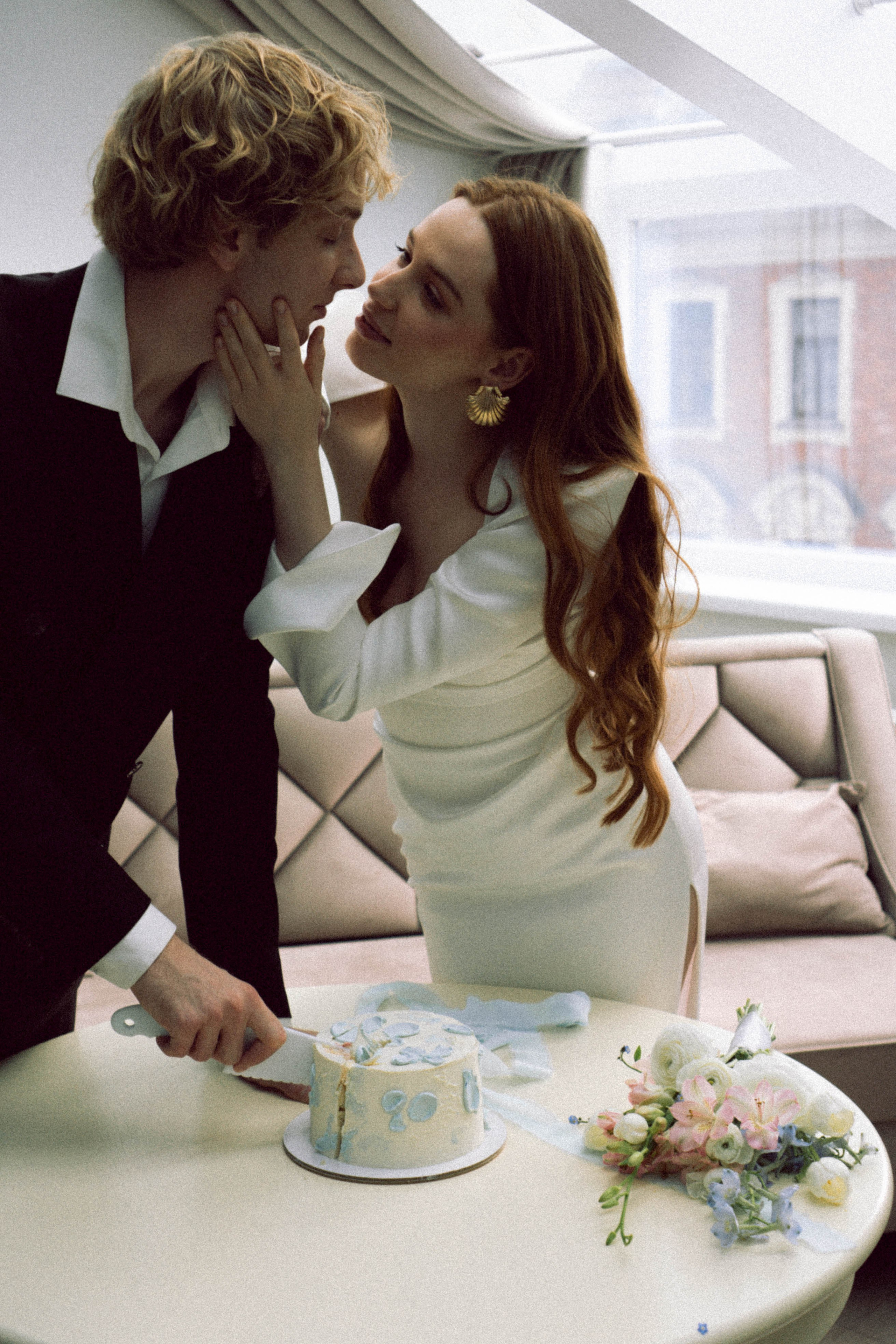 СВАДЕБНАЯ СЬЕМКА В ОТЕЛЕ. СБОРЫ ЖЕНИХА И НЕВЕСТЫ И ТАКЖЕ ТОР И ПОДГОТОВКА К ПРОГУЛКЕ. Профессиональный фотограф, Санкт-Петербург — Виктория Богомолова