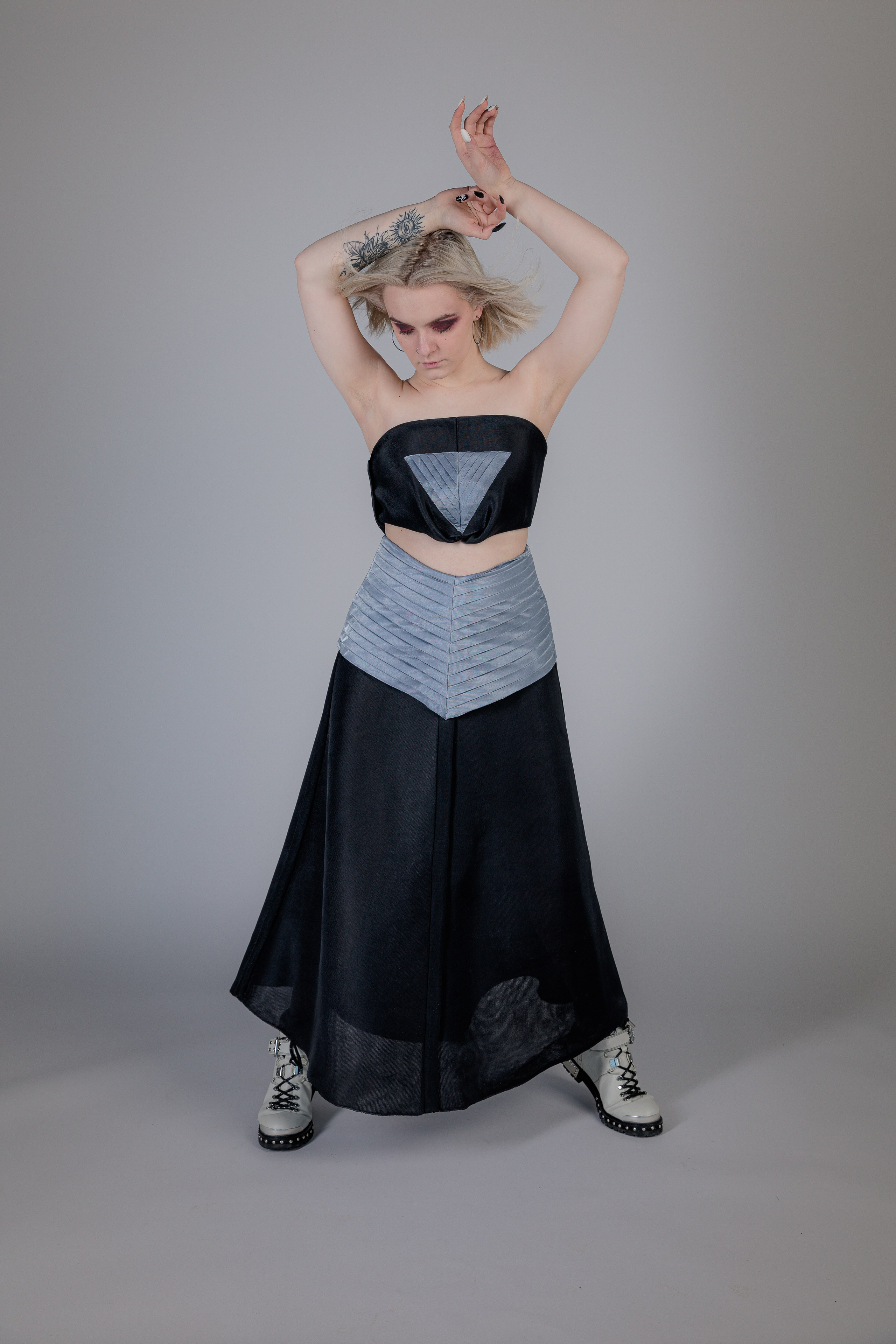 Студийная съемка одежды для студенки модельера. Фотограф и режиссер Московко Екатерина