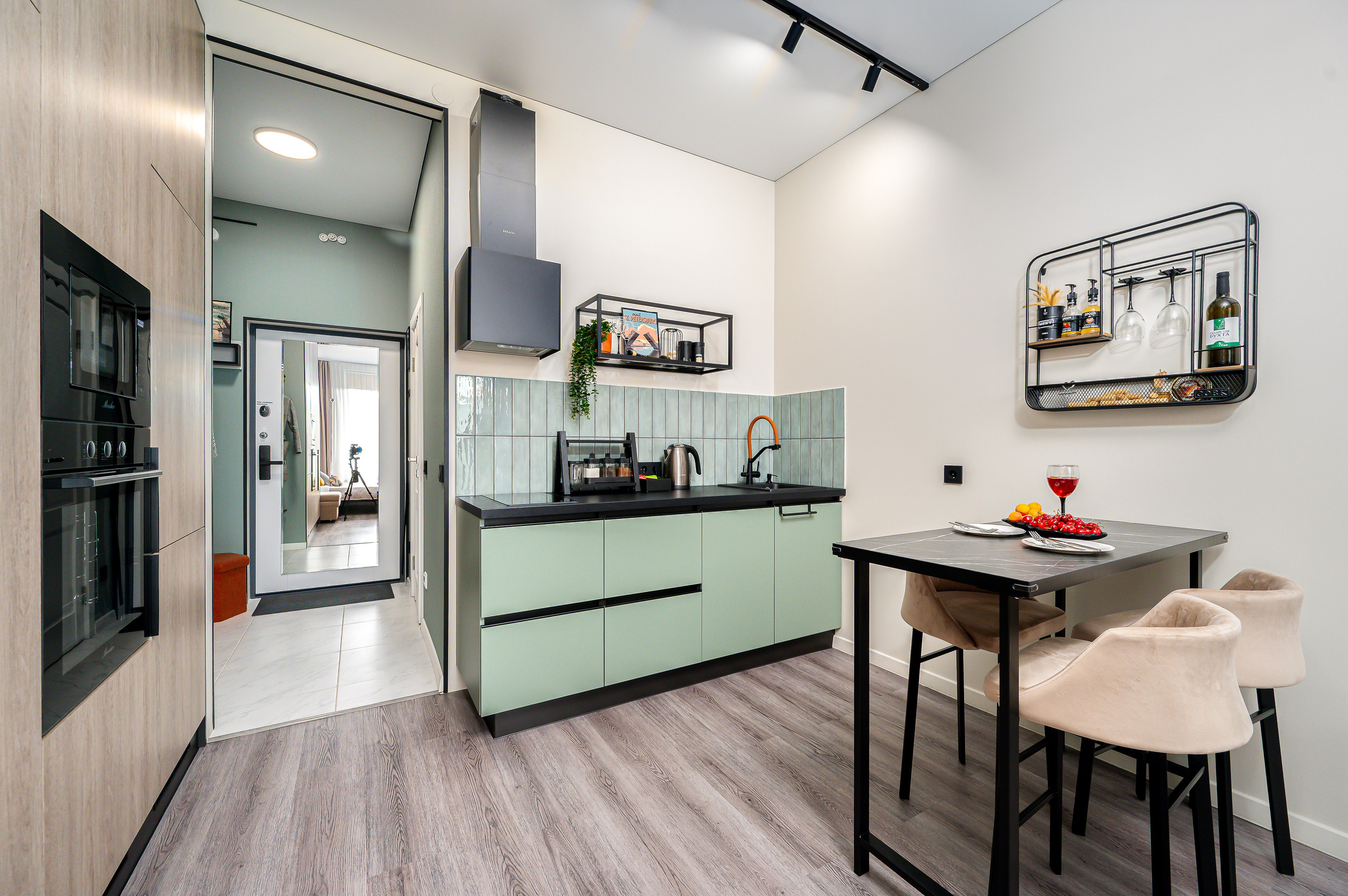 Уютная студия для посуточной аренды. Интерьерный фотограф. Фото- видеосъемка недвижимости Санкт-Петербург