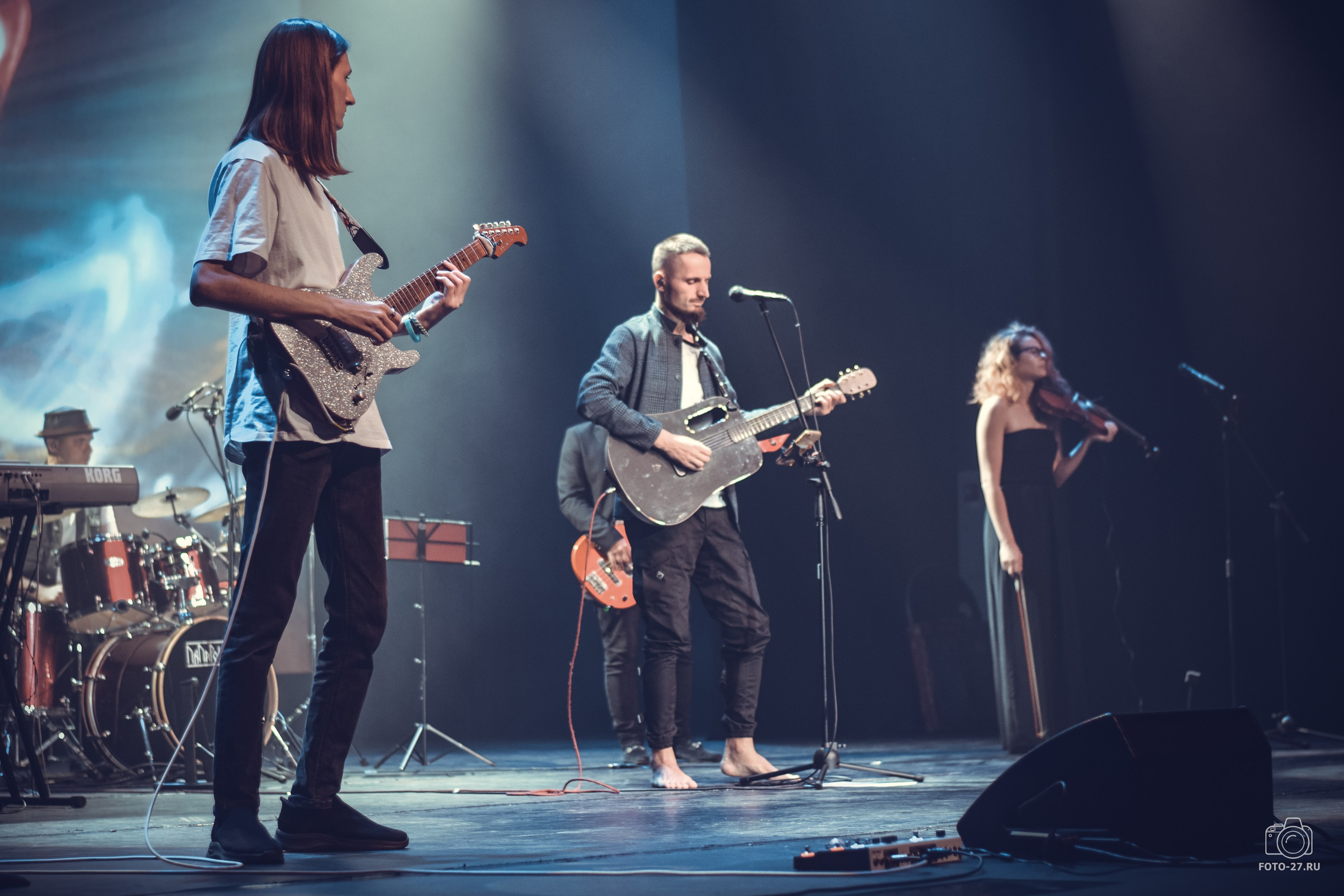 Антон Курдюмов фотограф в Хабаровске Рина Курдюмова фото27 foto27 Антон Дорофеев репортажный репортаж документалист Тони и Рина фотосоздатели ПаПаРоК Философия и любовь сольный концерт ОДОРА Хабаровск