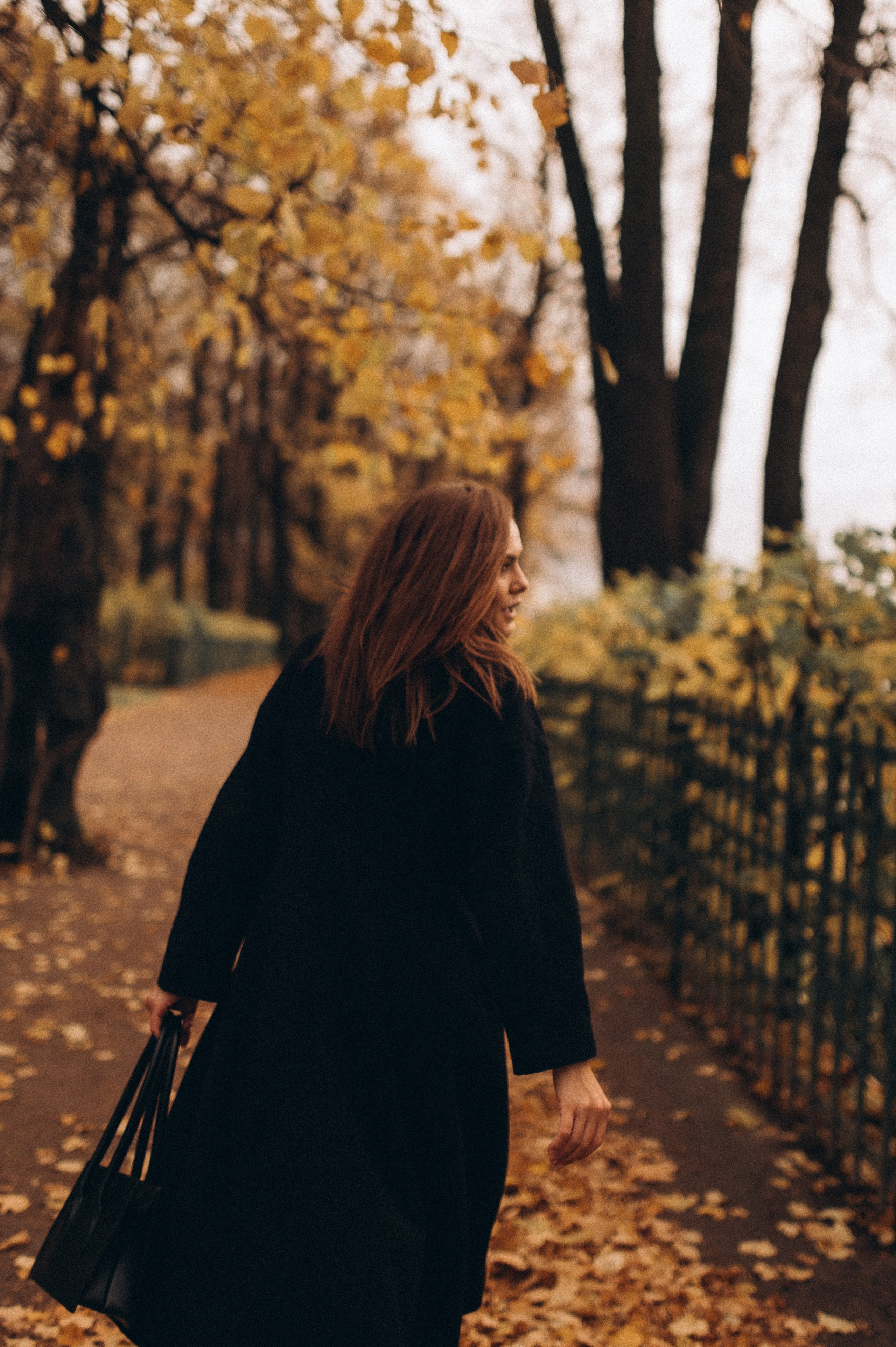 Осенняя индивидуальная фотопрогулка летний сад. Фотограф ПИТЕР СПБ Надежда Баранова