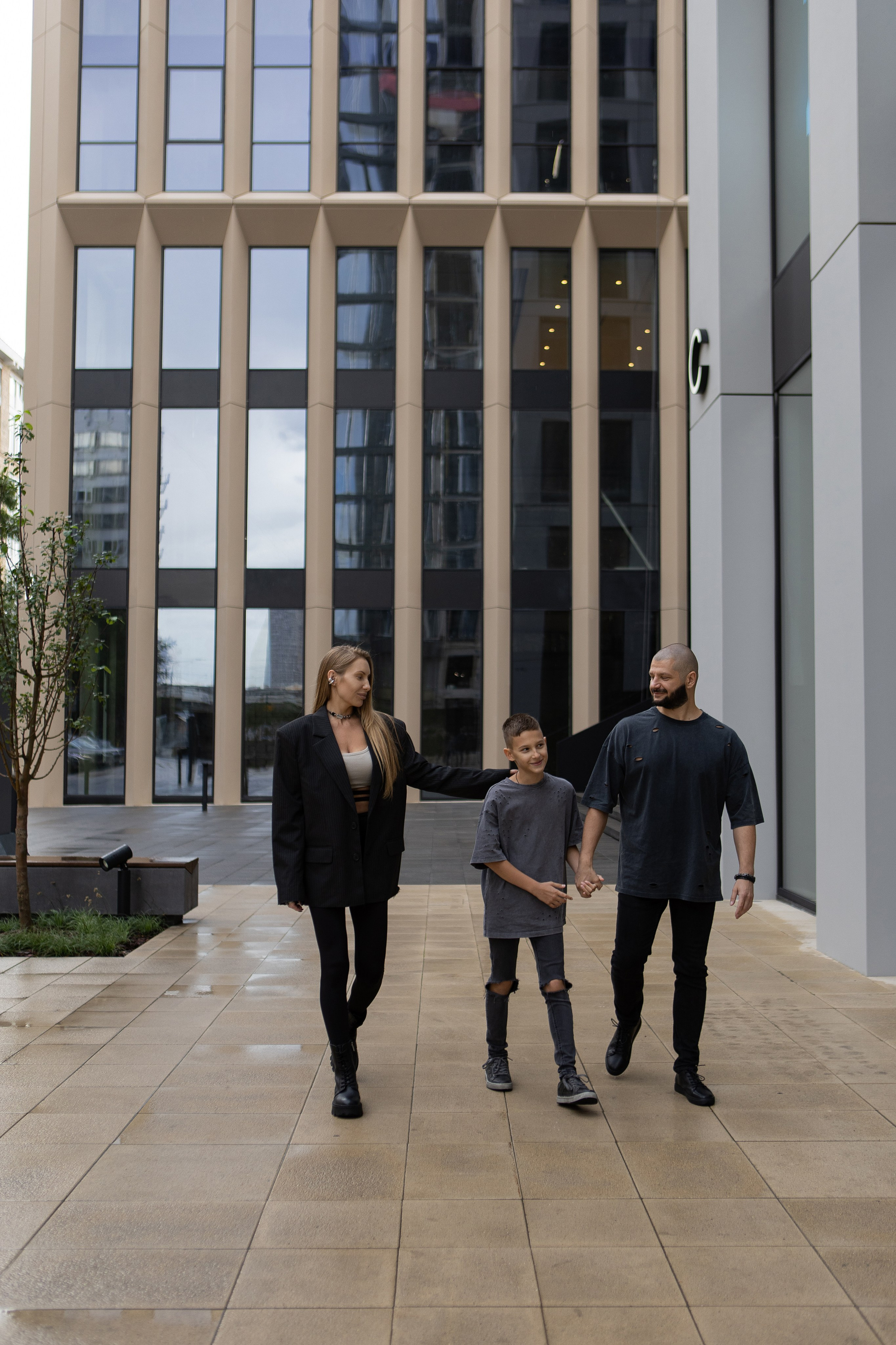 Семейная фотосессия в городе. Фотограф в Москве Таша Логинова