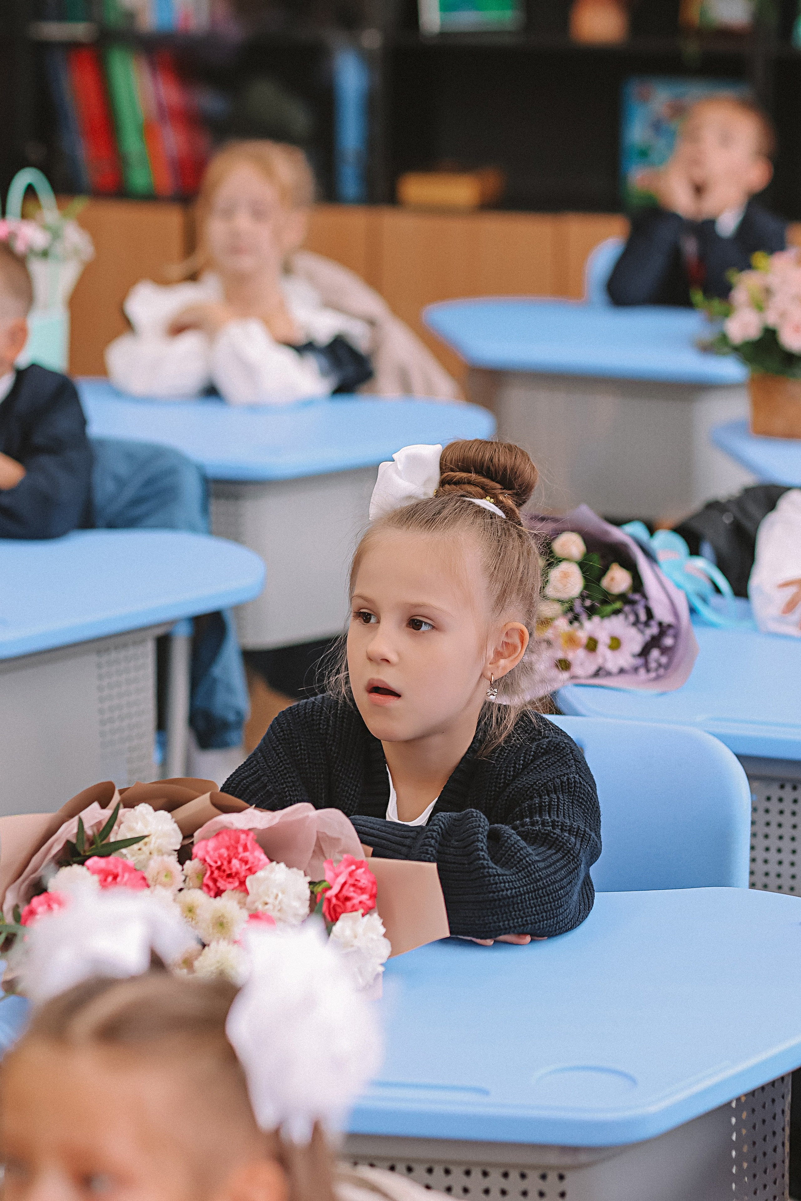 1 сентября линейка+кл час+портреты. Семейный фотограф Тюмень, фотограф на роды Салмина Мария