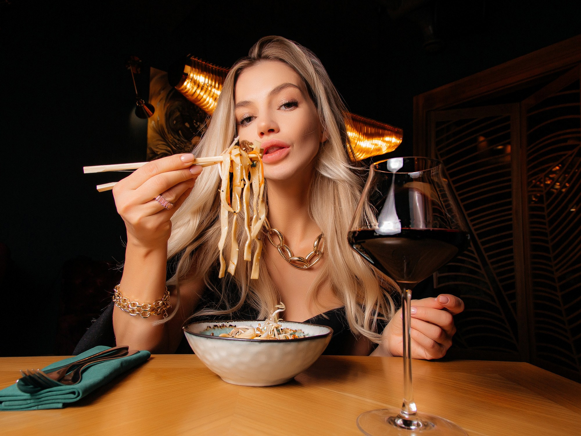 Ресторан ASABI. Репортажный фотограф Макс Брагин