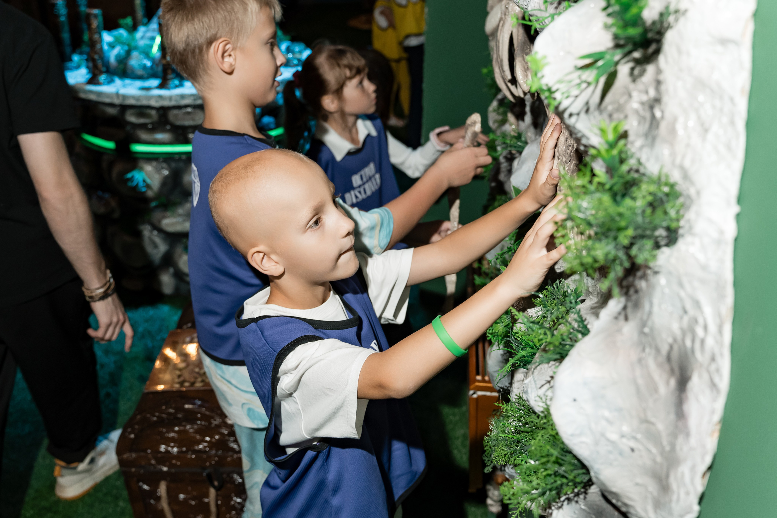 С Днем Рождения, Гена! Остров Discovery