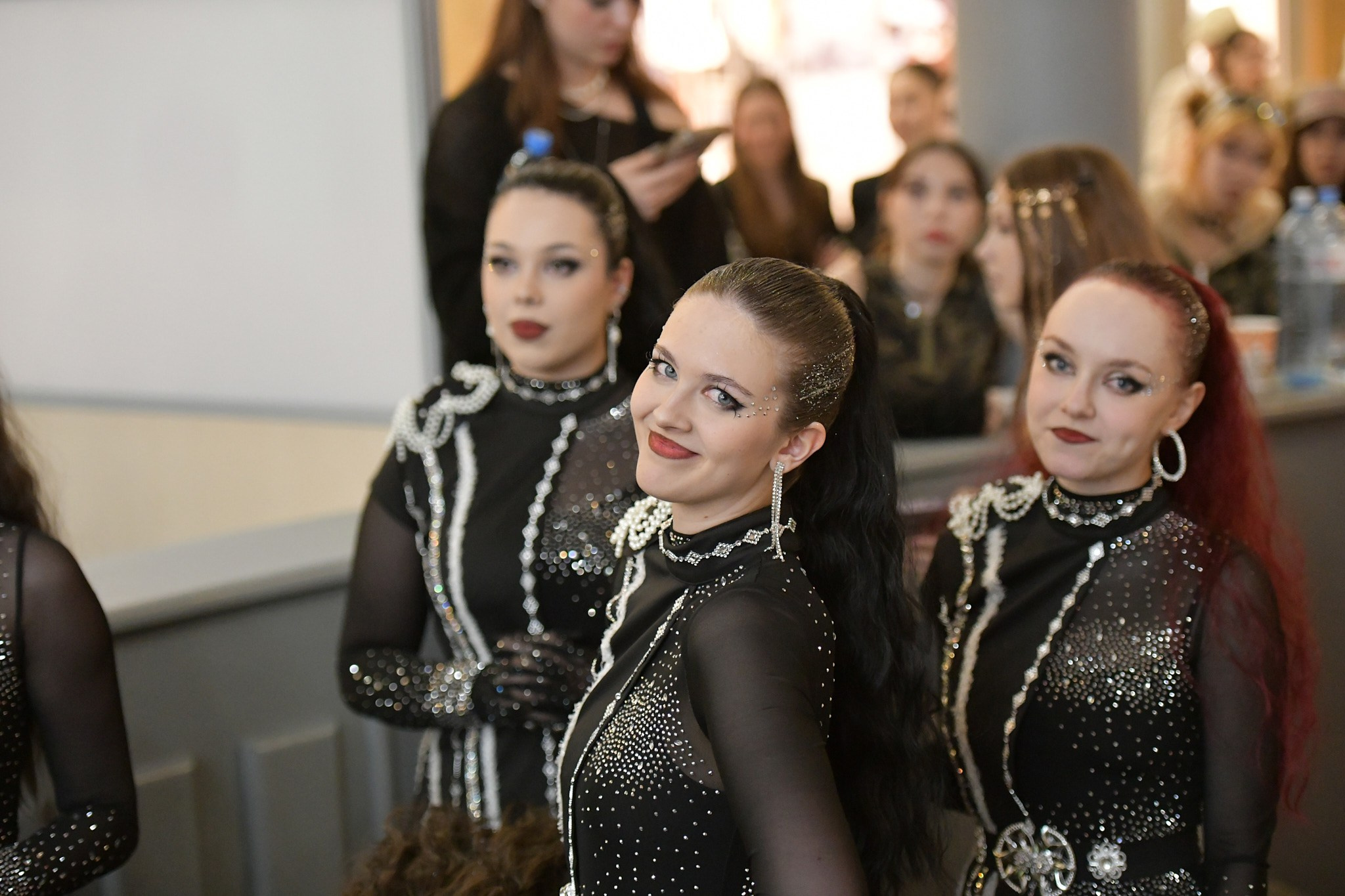 IX Хитовые танцы в ТРЦ «Сургут Сити Молл». Студия по производству фото и видеоконтента «АППЕРТУРА»