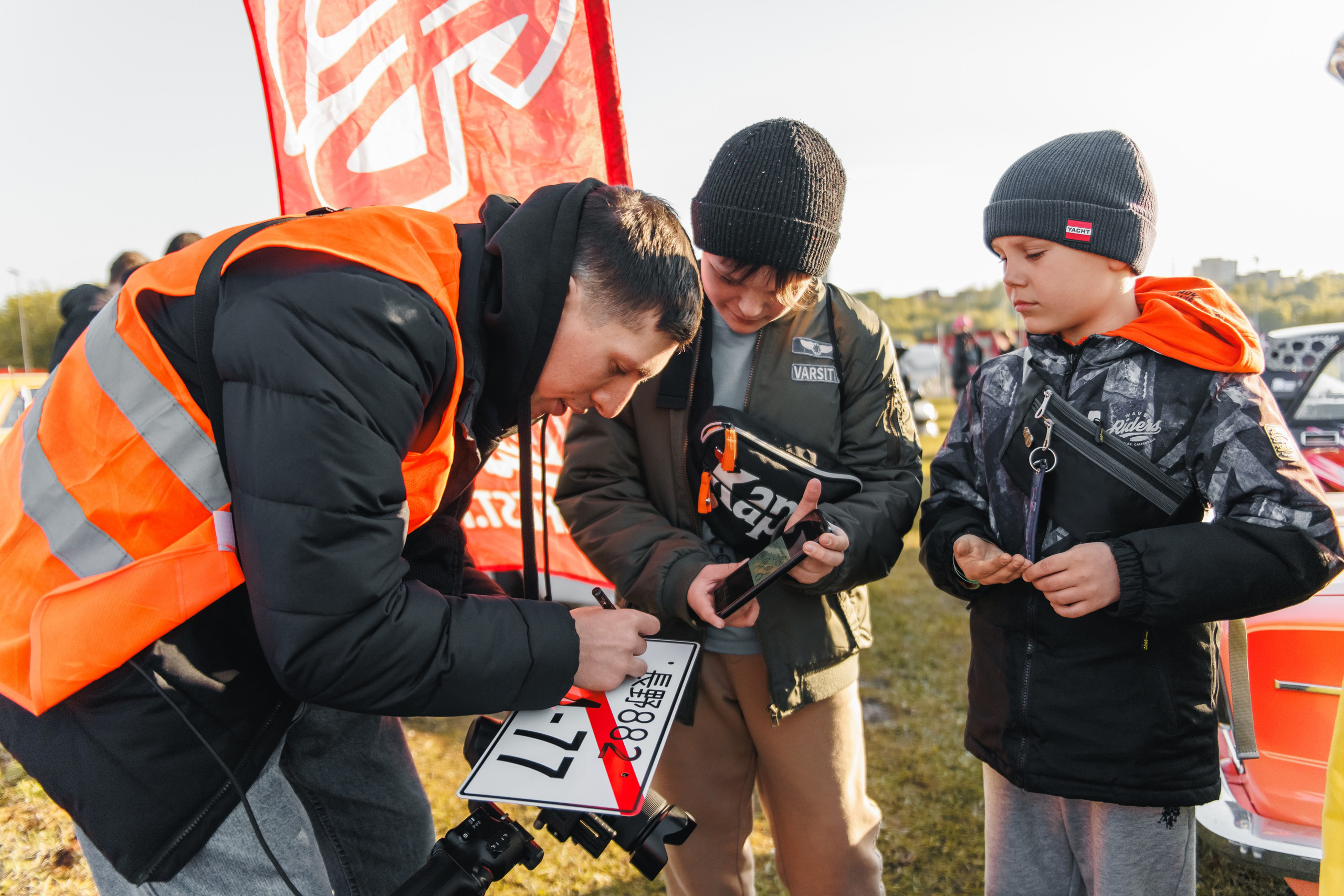 Выставка и дрифт машин. Репортажный фотограф. Москва. Алина Ланская