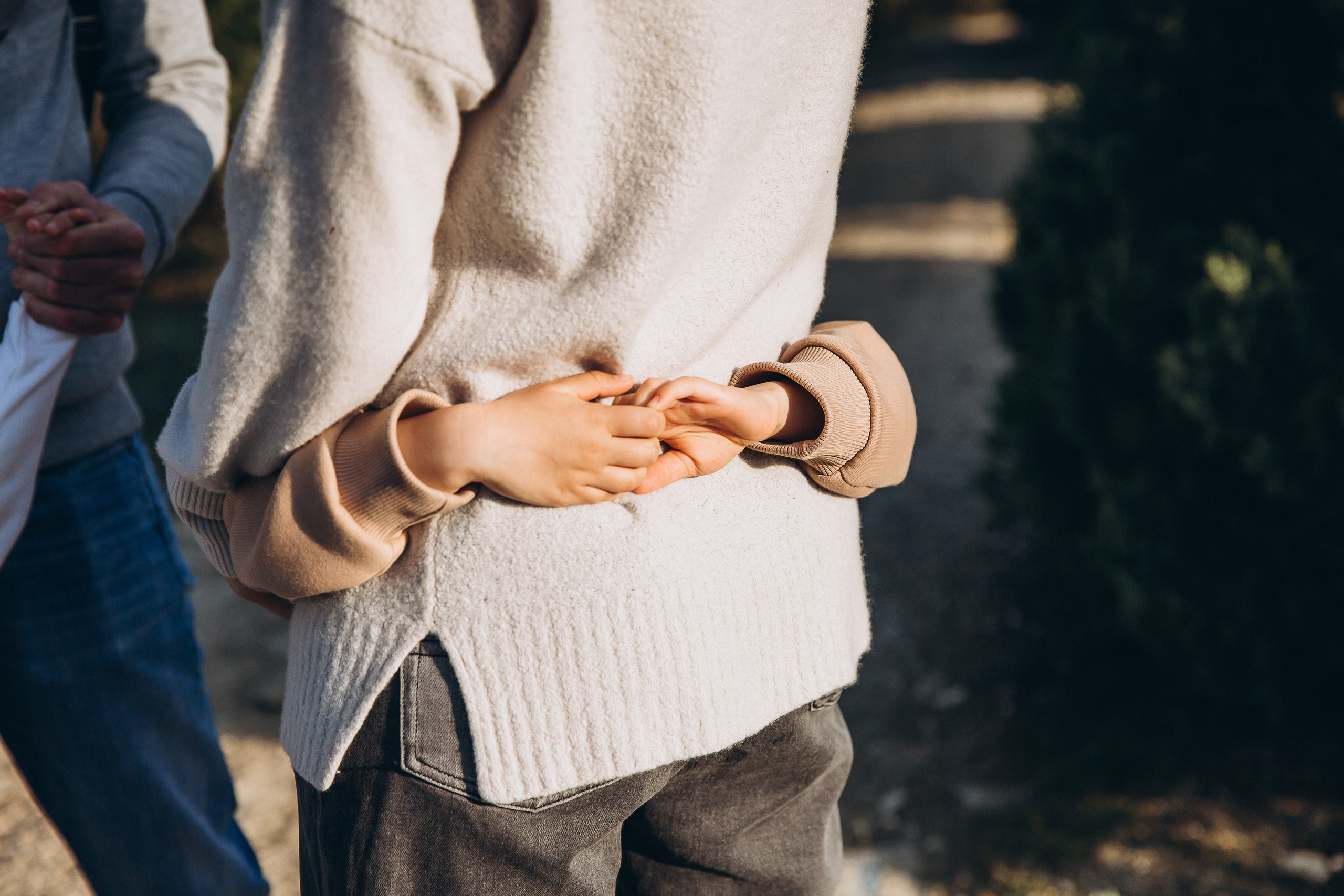Гулять по склонам и греться под апрельским солнцем. Свадебный и семейный фотограф Анапа