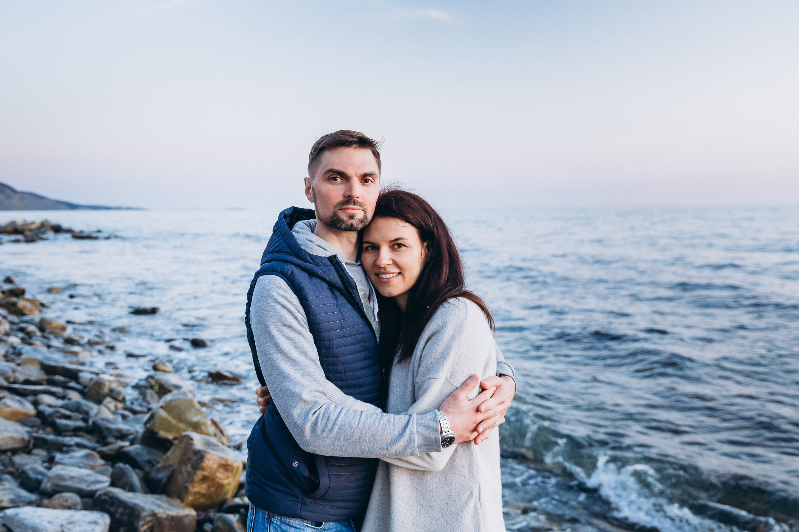 Гулять по склонам и греться под апрельским солнцем. Свадебный и семейный фотограф Анапа