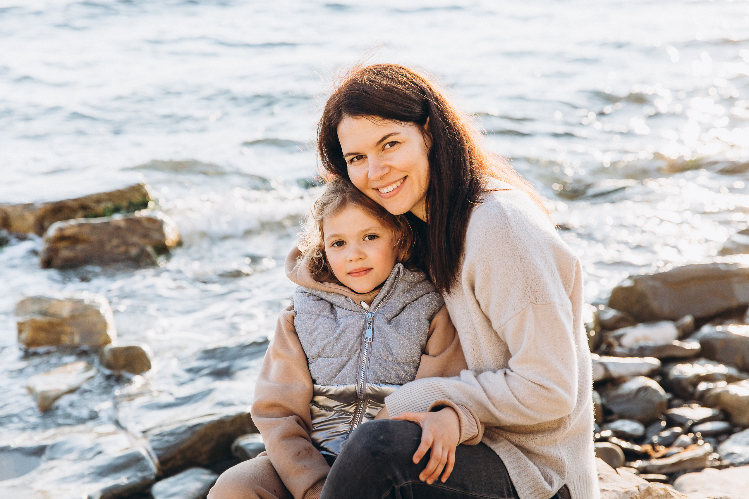 Гулять по склонам и греться под апрельским солнцем. Свадебный и семейный фотограф Анапа