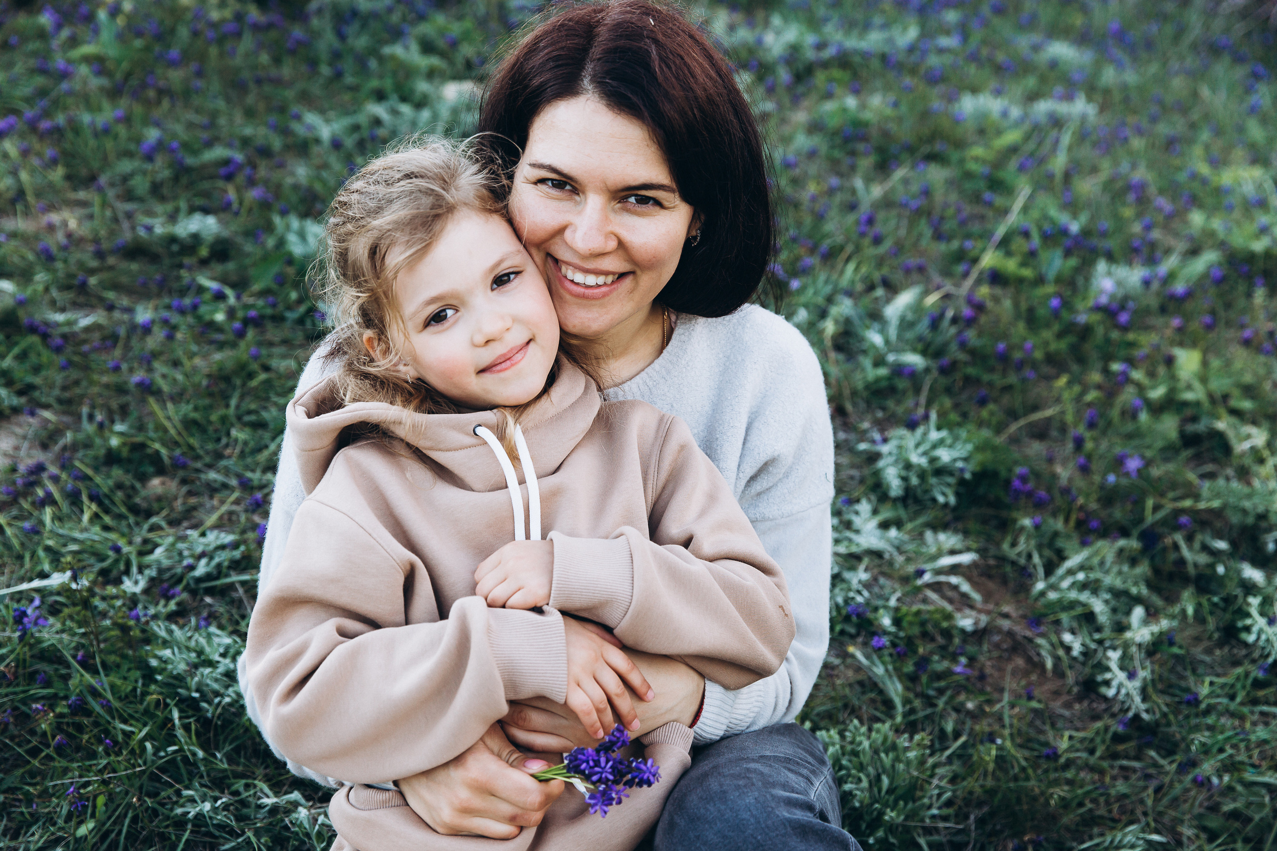 Гулять по склонам и греться под апрельским солнцем. Свадебный и семейный фотограф Анапа