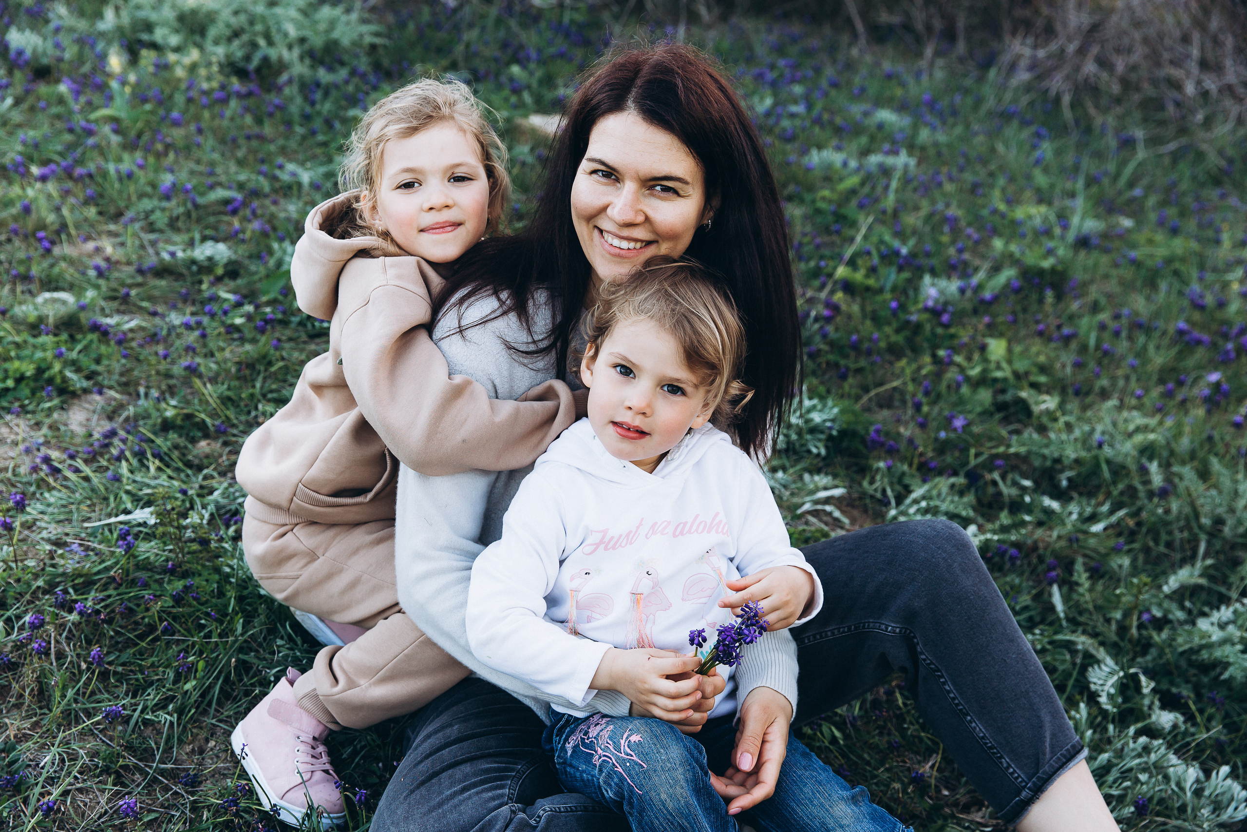 Гулять по склонам и греться под апрельским солнцем. Свадебный и семейный фотограф Анапа