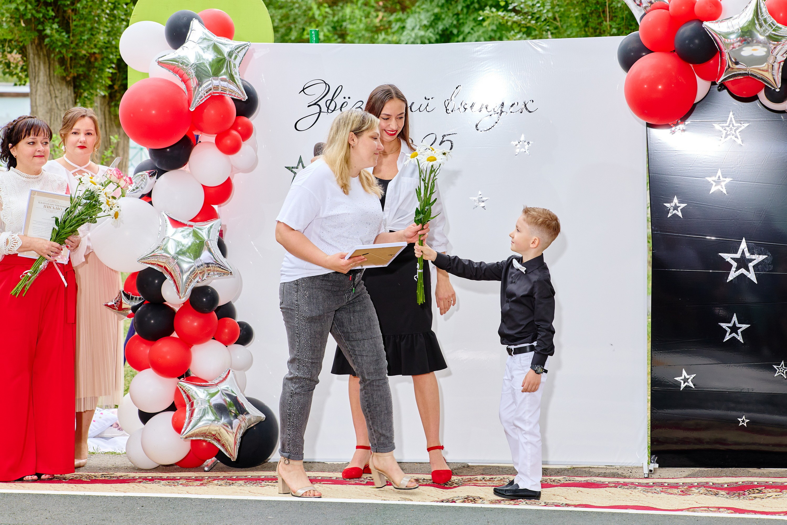 Выпускной 45 сад. Фотограф Выпускные альбомы Таганрог Сергей Коробченко