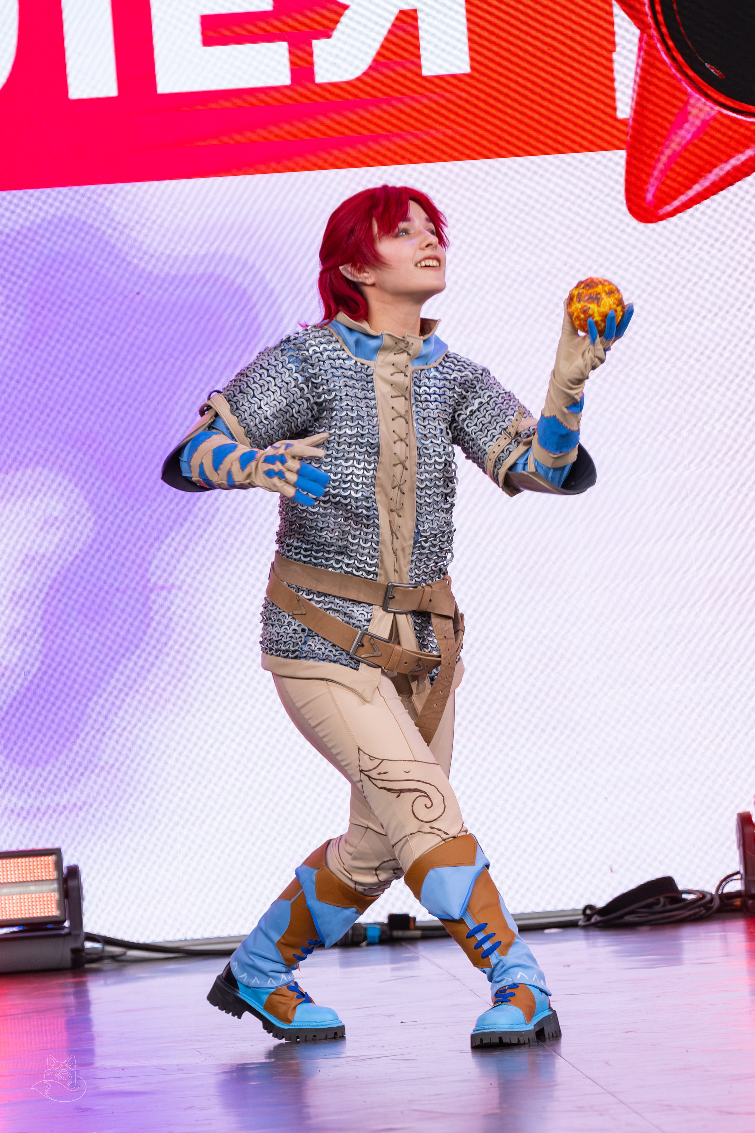 Сцена РЭД ЭКСПО 2024. Косплей фотограф