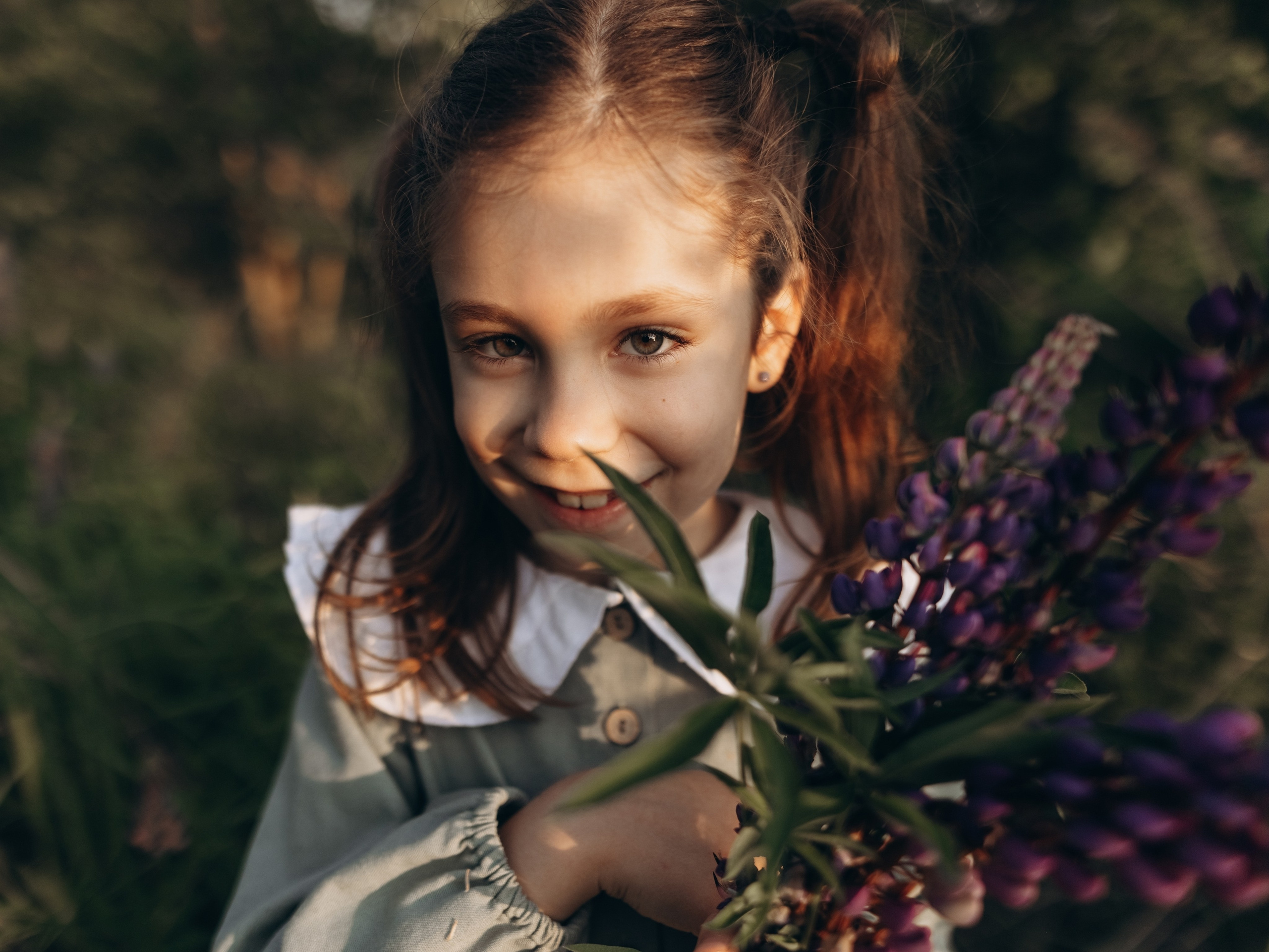 В люпинах. Фотограф Людмила Оюн