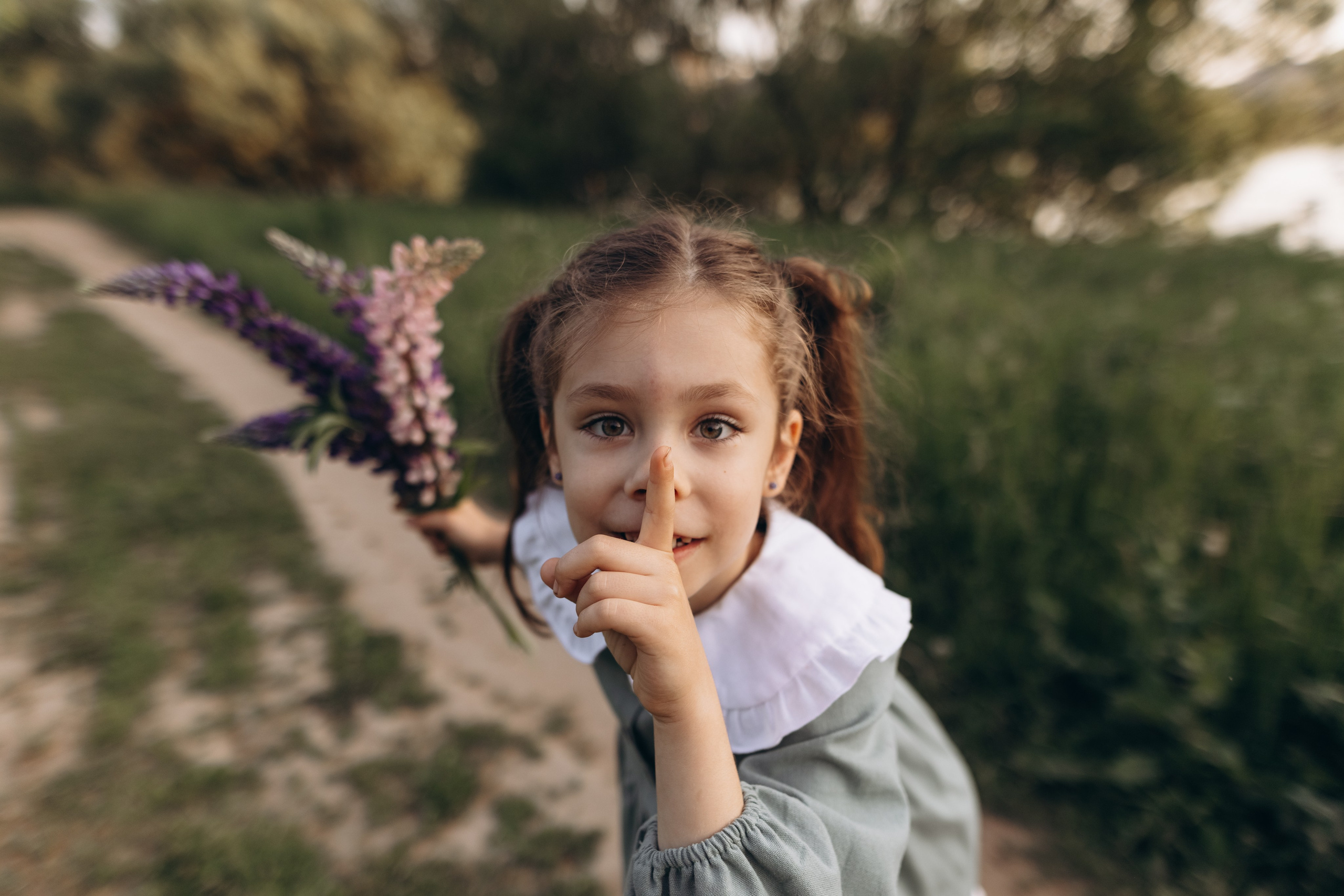 В люпинах. Фотограф Людмила Оюн