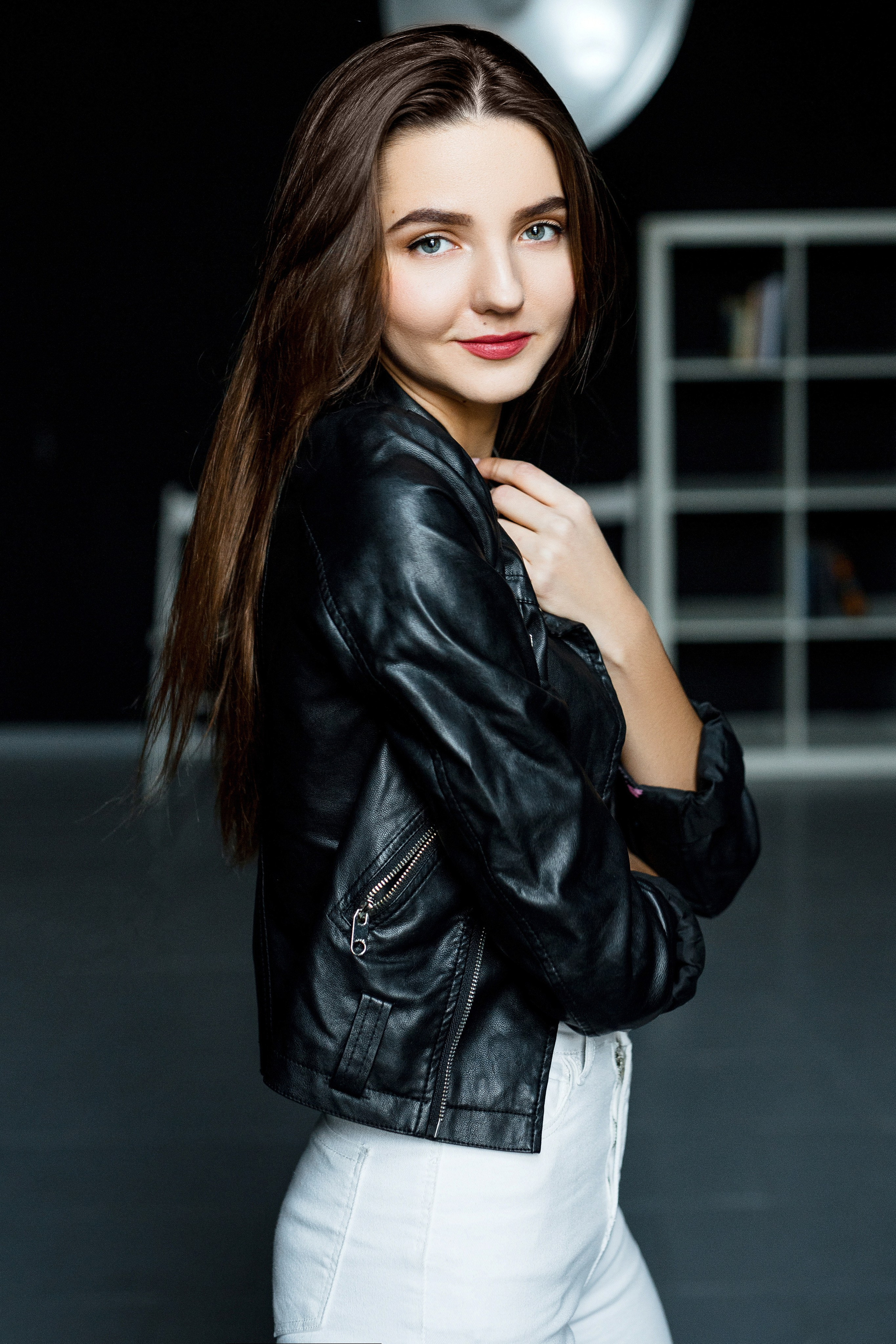 Фэшн съёмка в студии, услуги fashion фотографа в Москве — Заказать фэшн фотографа, цены за час съёмки