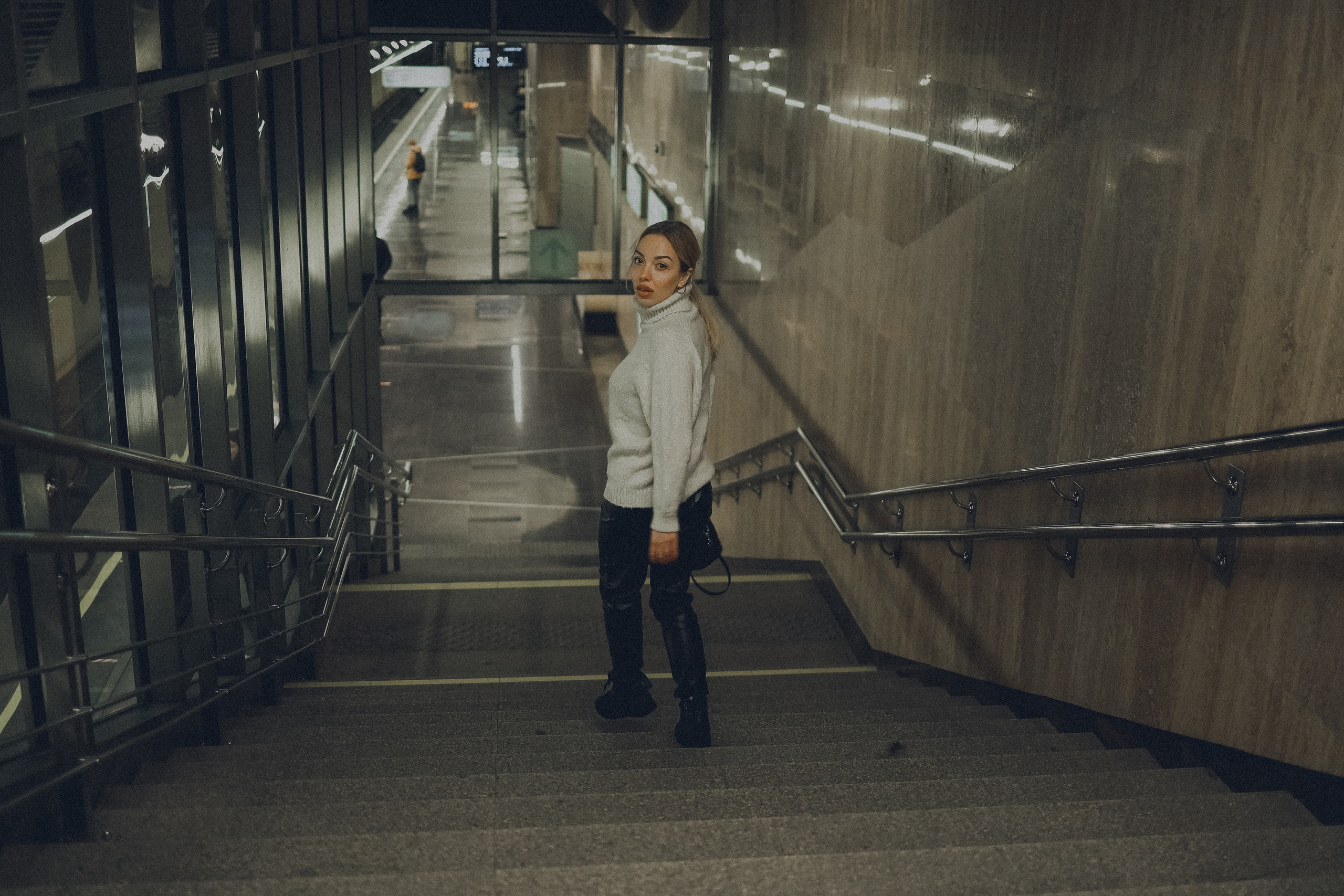 Натали, съемка в метро. Ангелина Богданова, междисциплинарная художница