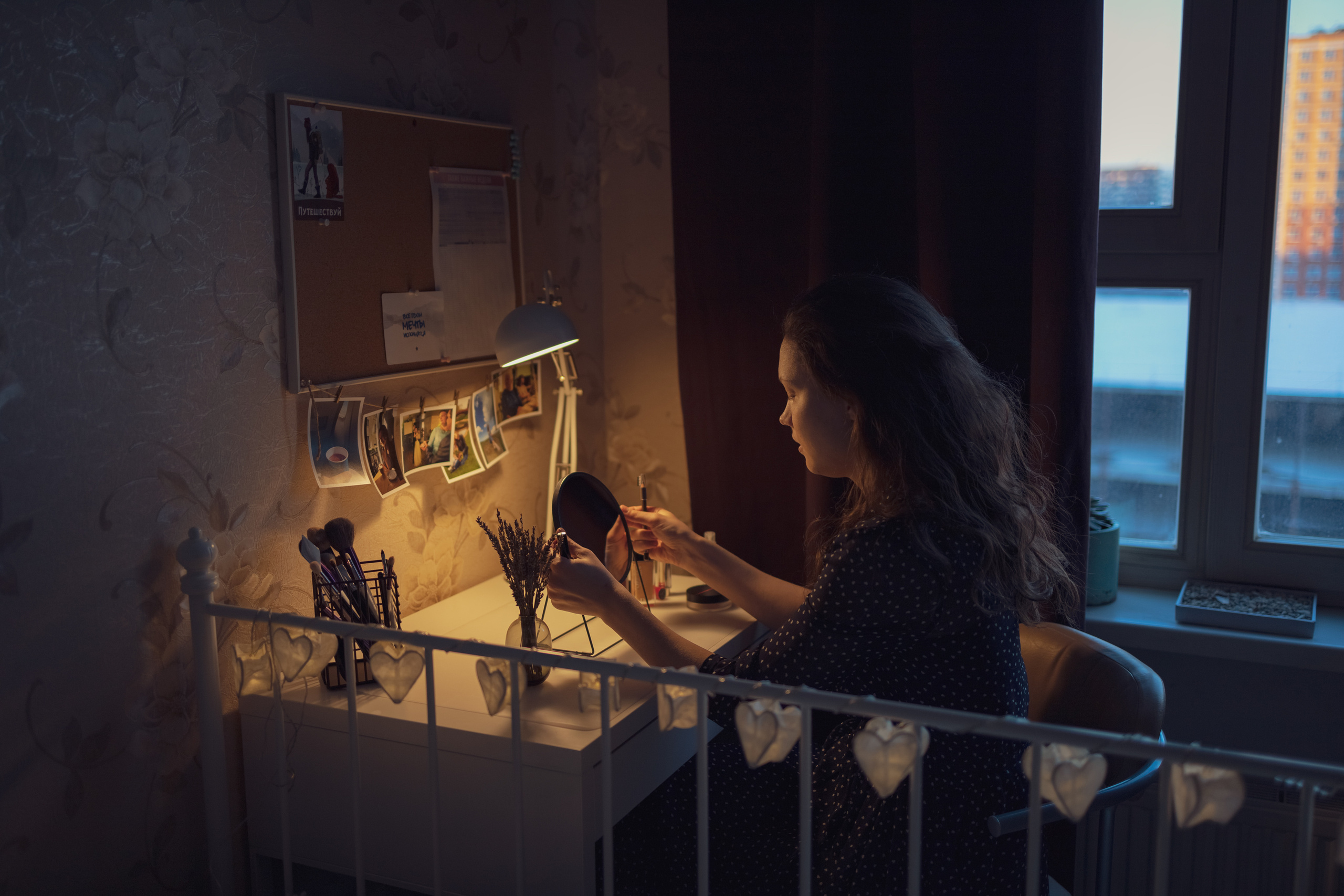 Галя, съемка дома. Ангелина Богданова, междисциплинарная художница