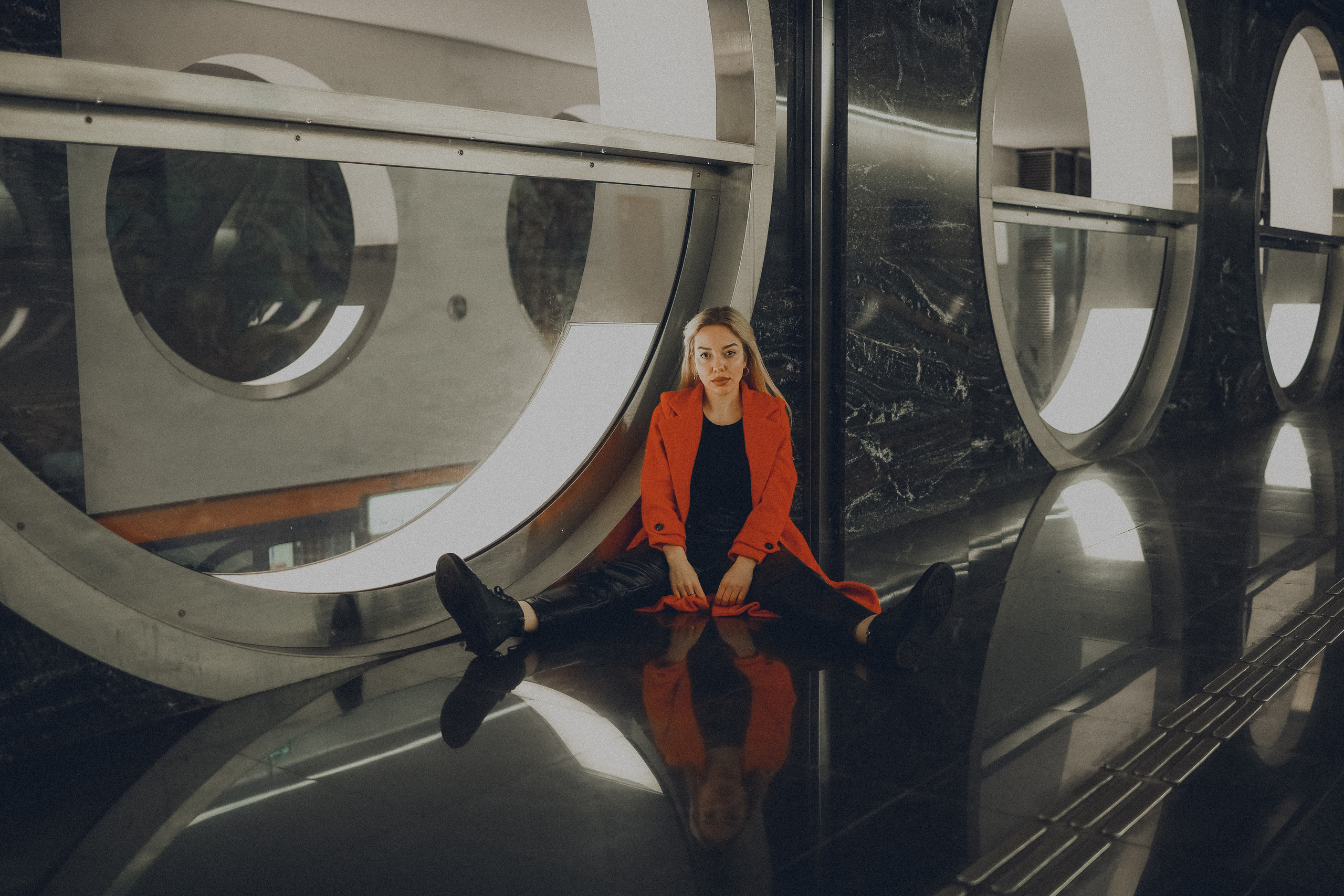 Натали, съемка в метро. Ангелина Богданова, междисциплинарная художница