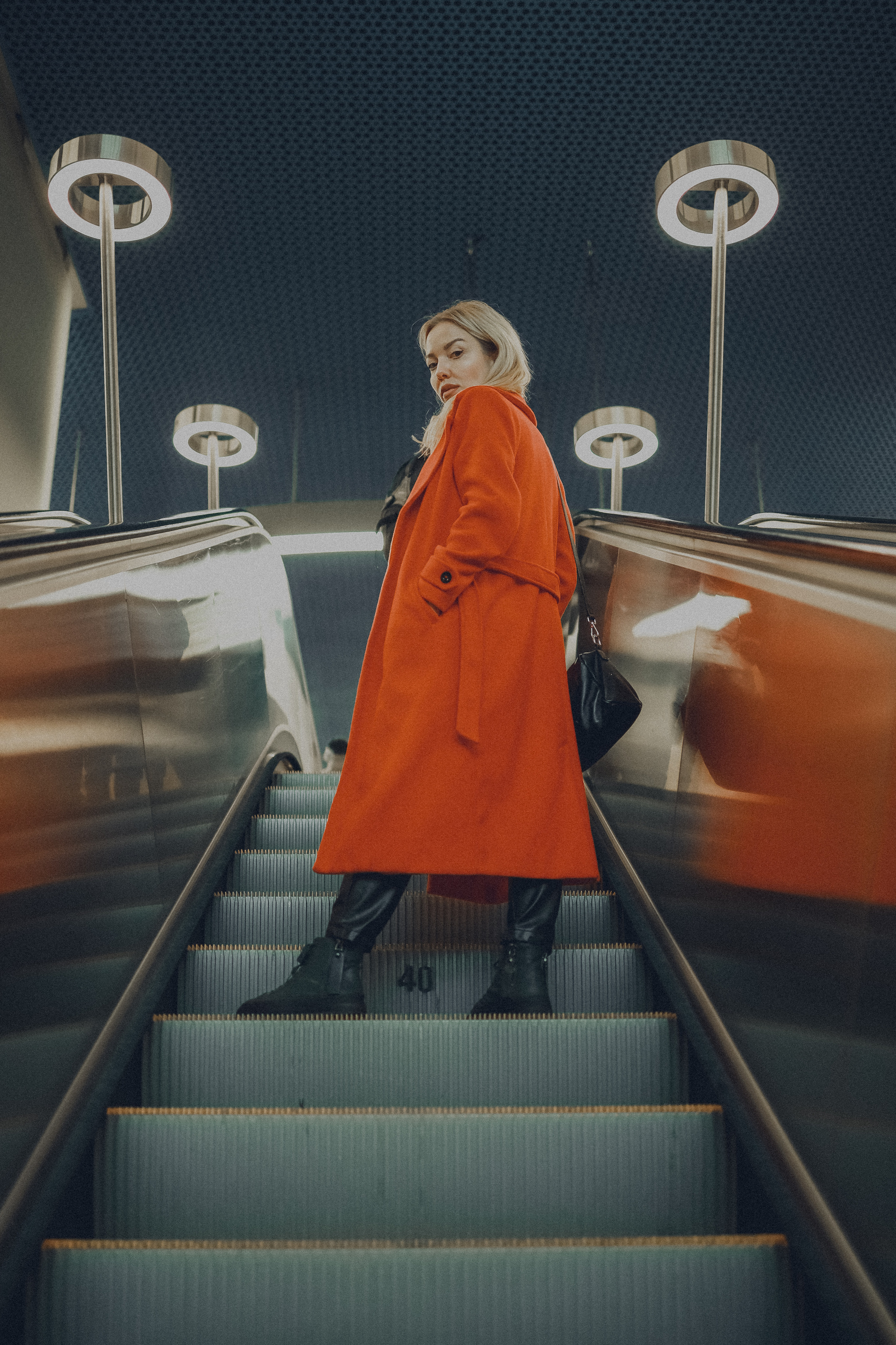 Натали, съемка в метро. Ангелина Богданова, междисциплинарная художница