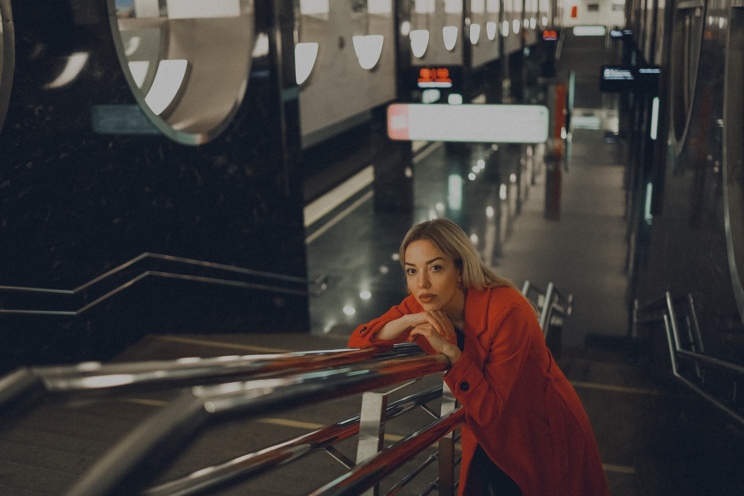 Натали, съемка в метро. Ангелина Богданова, междисциплинарная художница