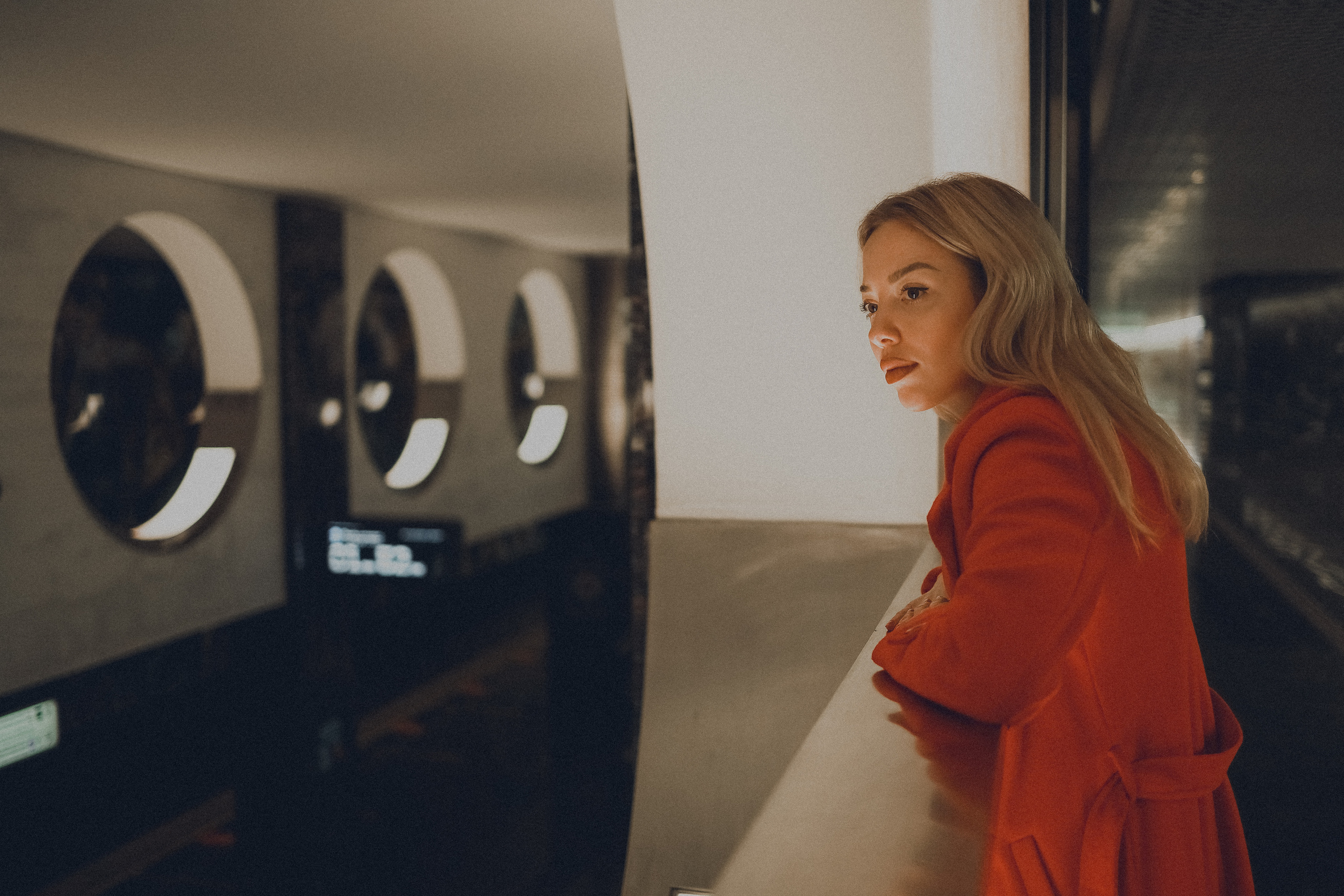 Натали, съемка в метро. Ангелина Богданова, междисциплинарная художница