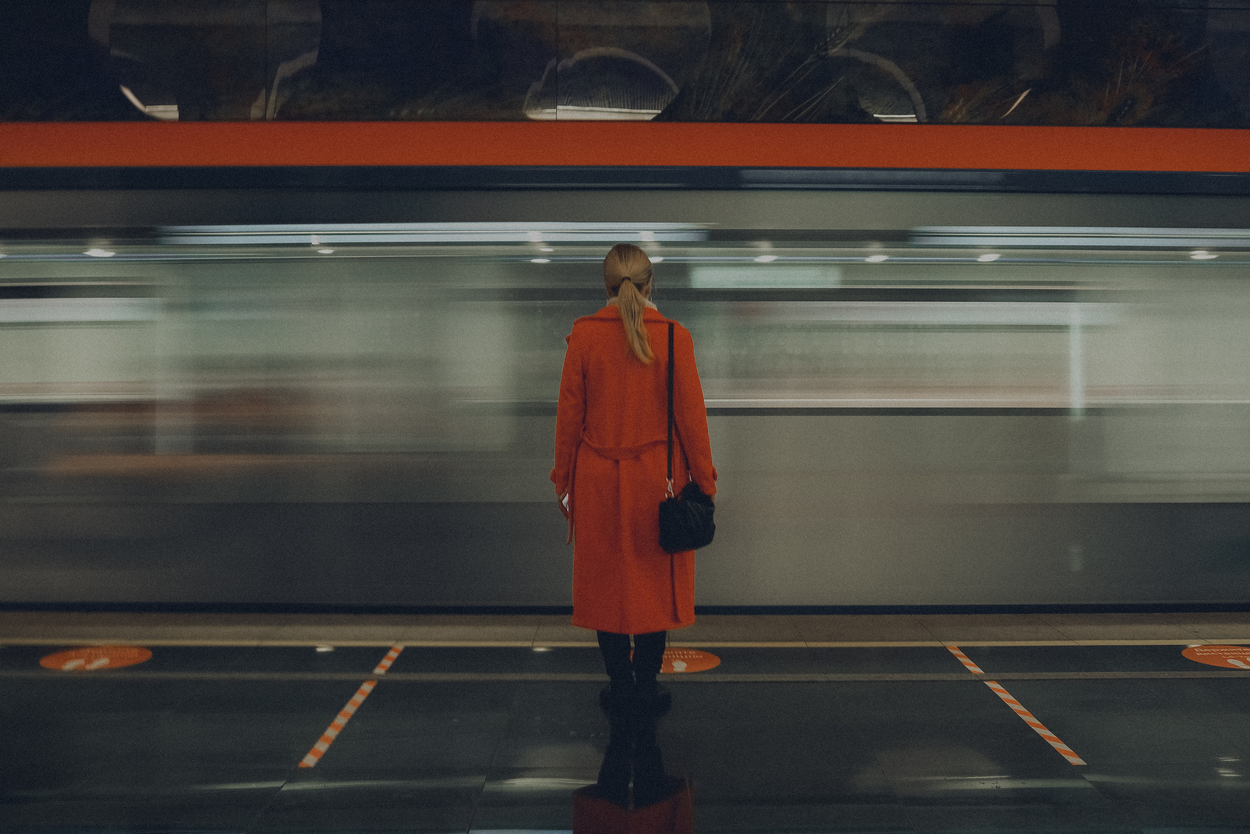 Натали, съемка в метро. Ангелина Богданова, междисциплинарная художница