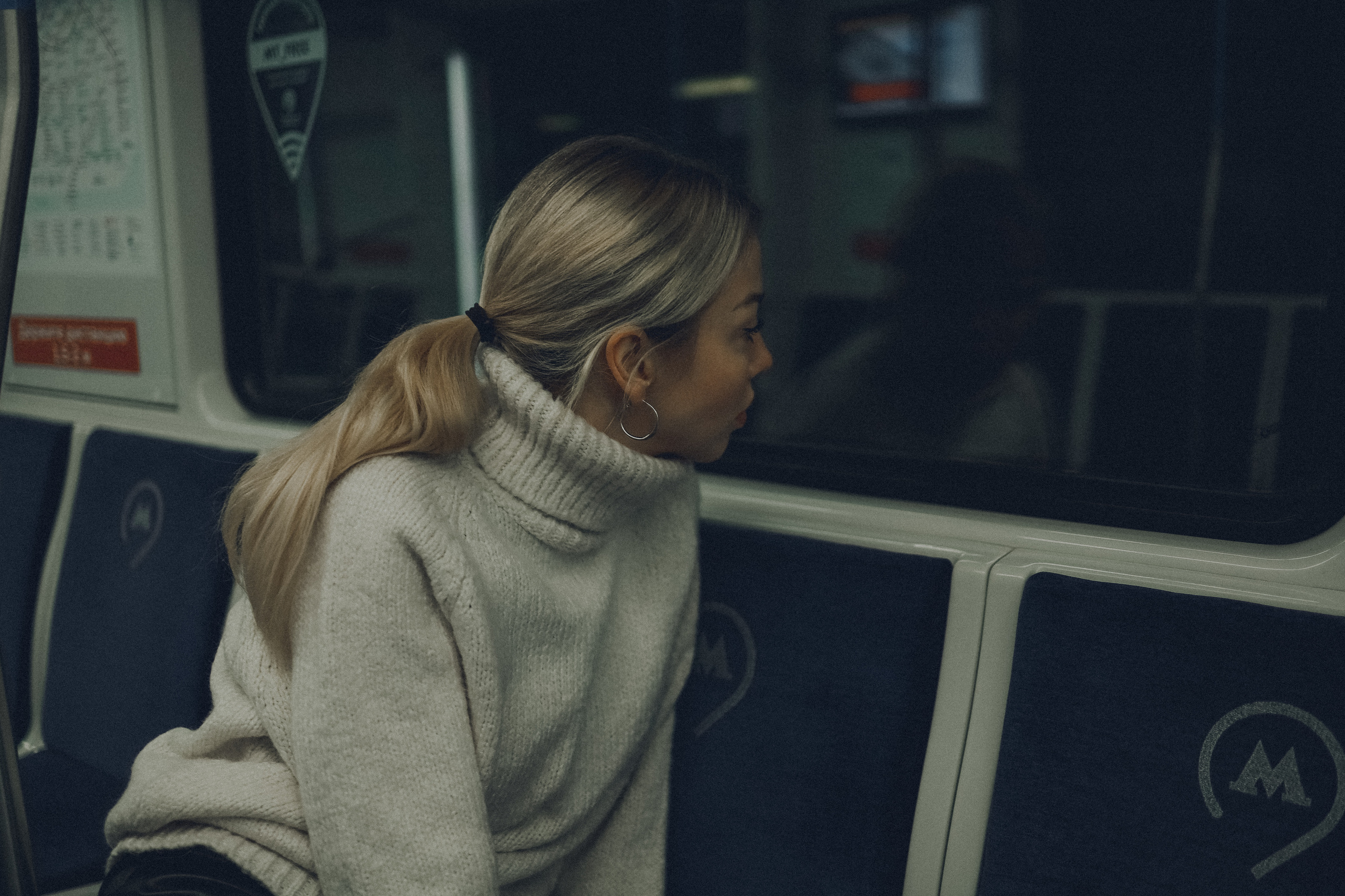 Натали, съемка в метро. Ангелина Богданова, междисциплинарная художница