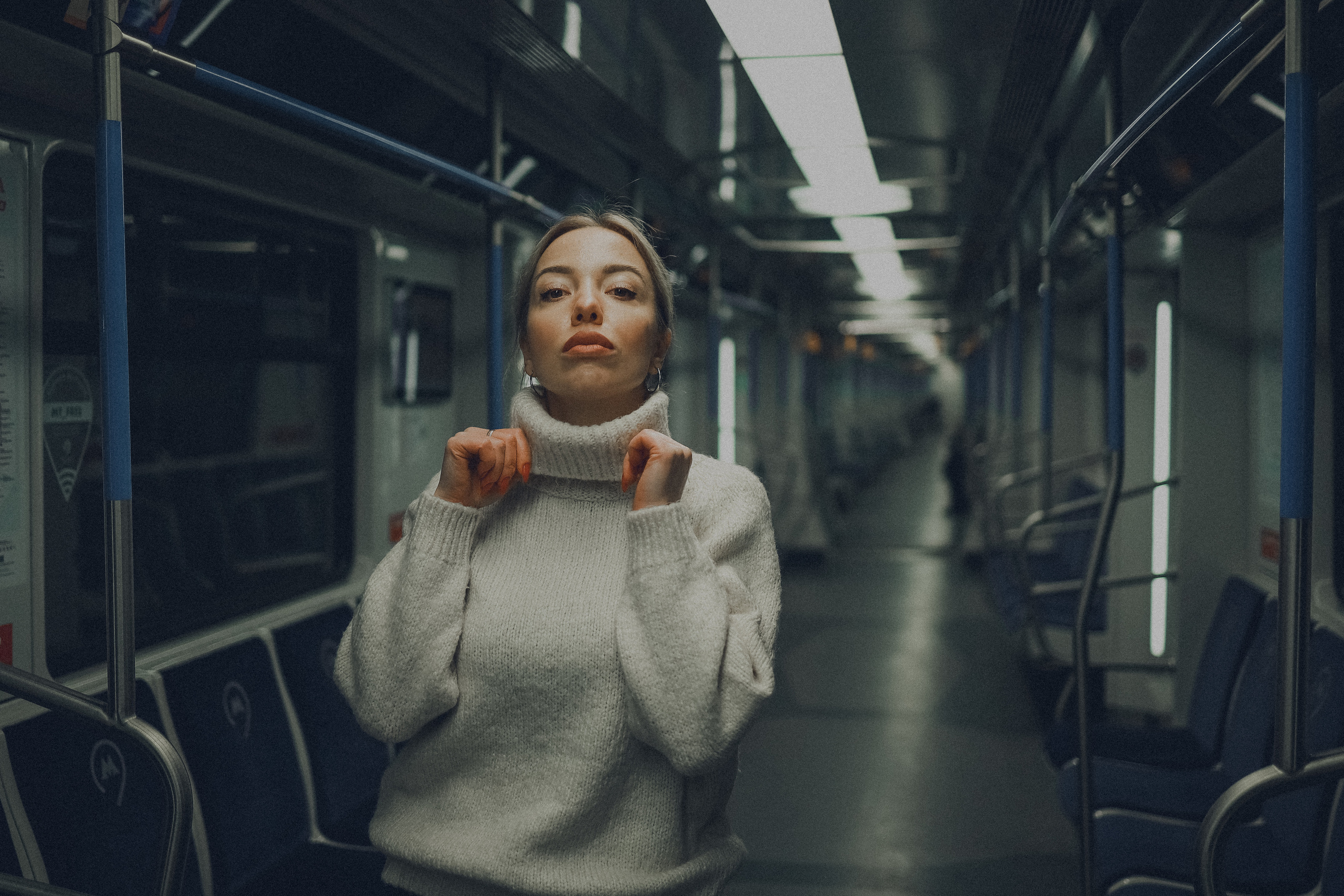 Натали, съемка в метро. Ангелина Богданова, междисциплинарная художница