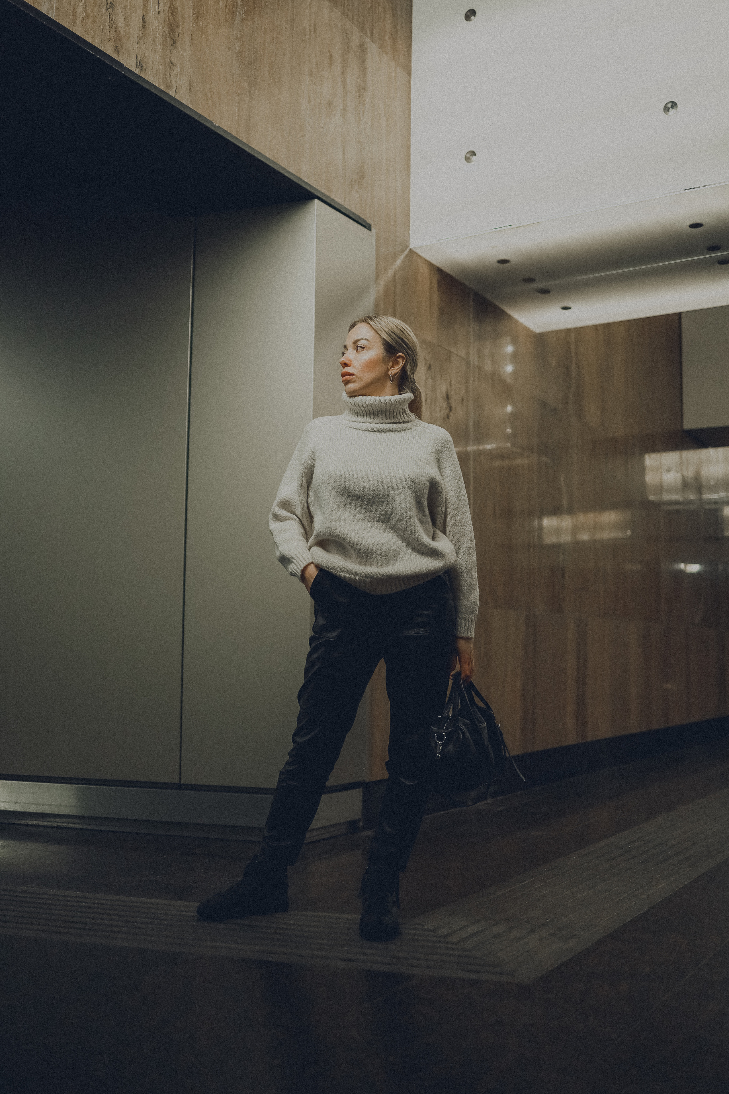 Натали, съемка в метро. Ангелина Богданова, междисциплинарная художница