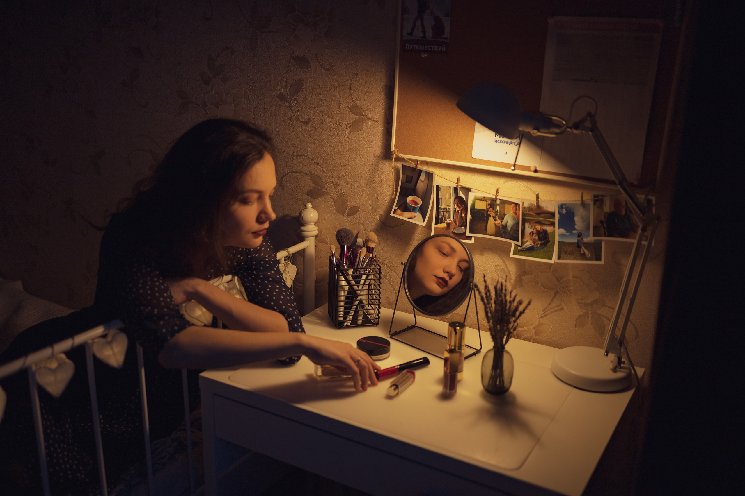 Галя, съемка дома. Ангелина Богданова, междисциплинарная художница