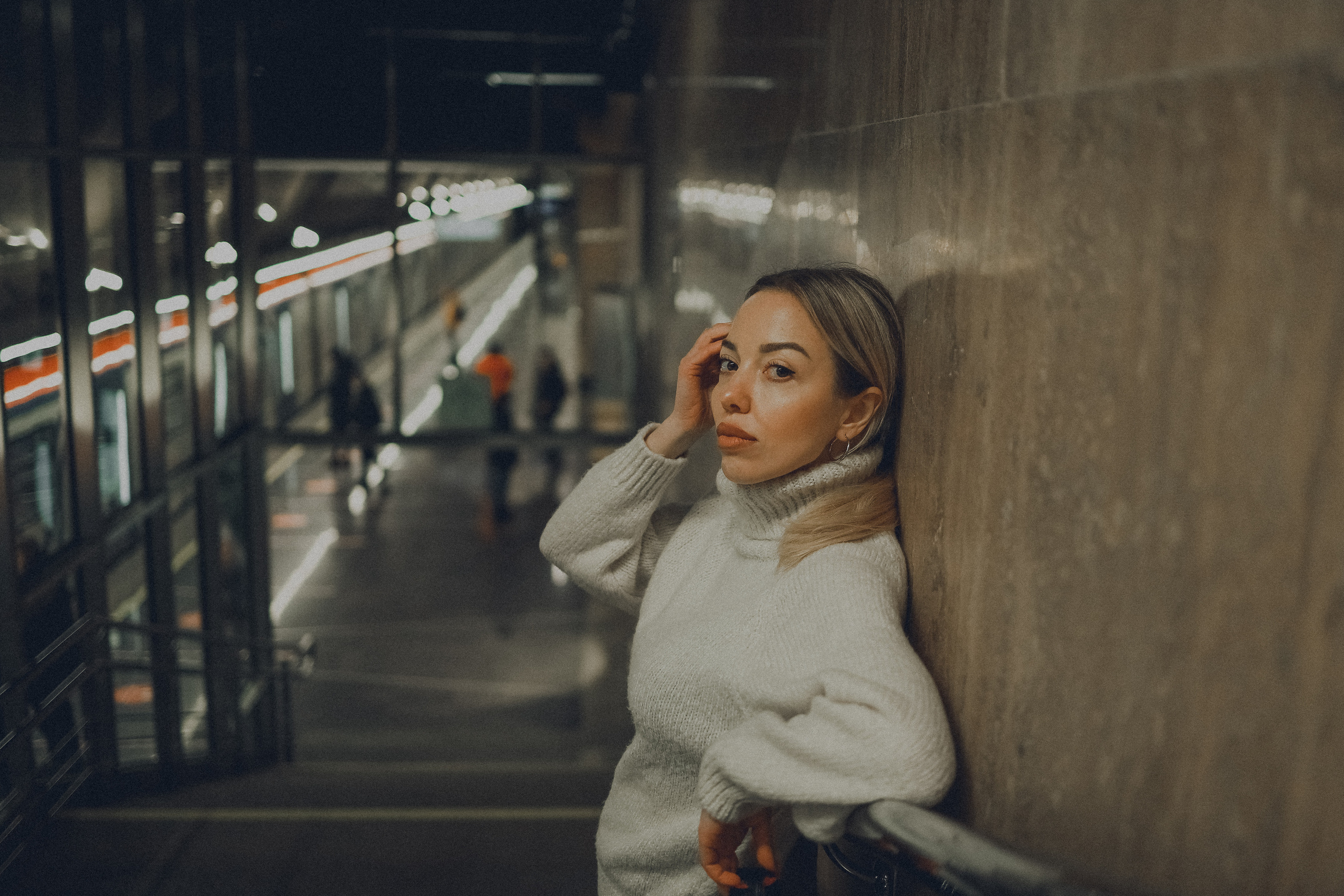 Натали, съемка в метро. Ангелина Богданова, междисциплинарная художница