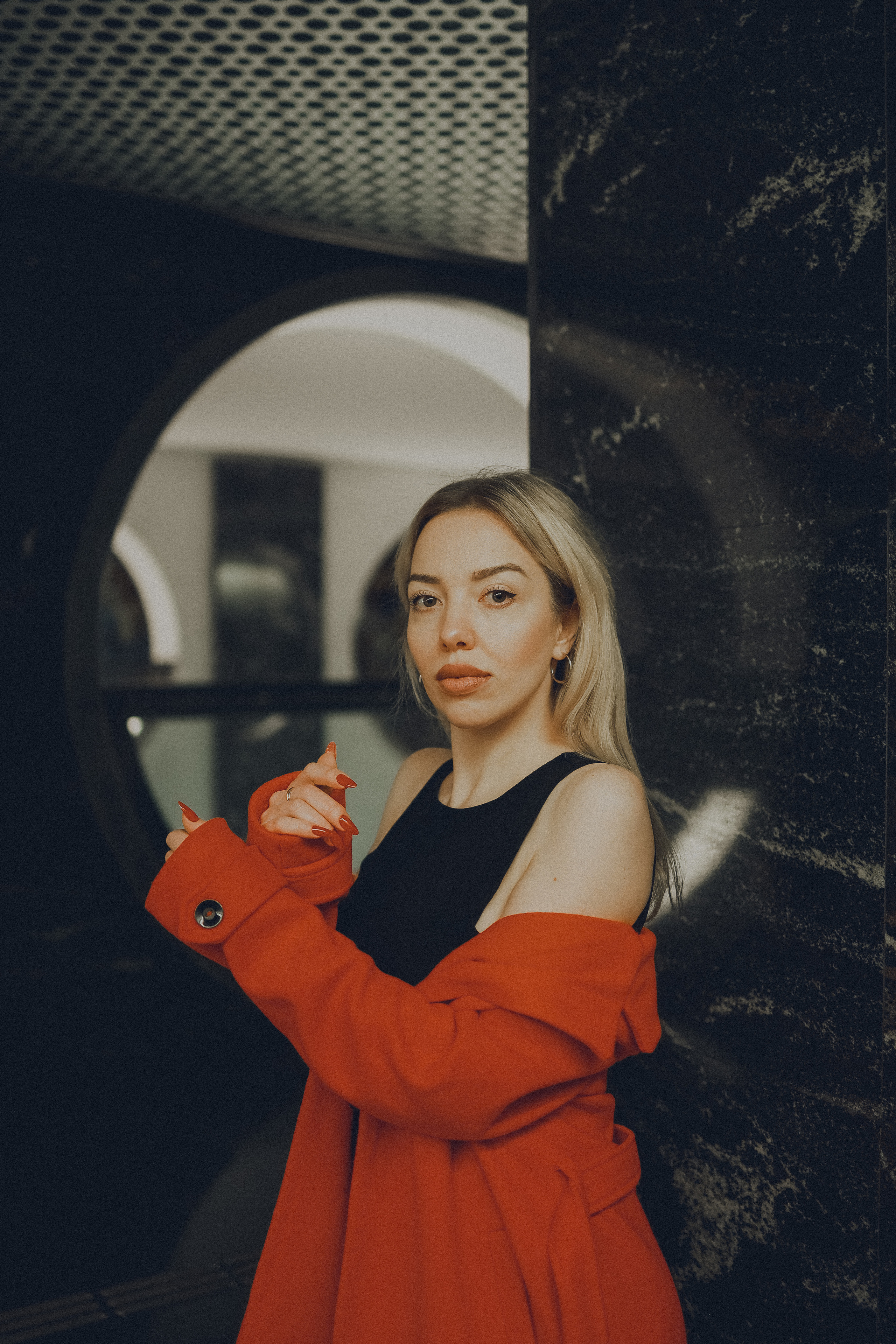 Натали, съемка в метро. Ангелина Богданова, междисциплинарная художница