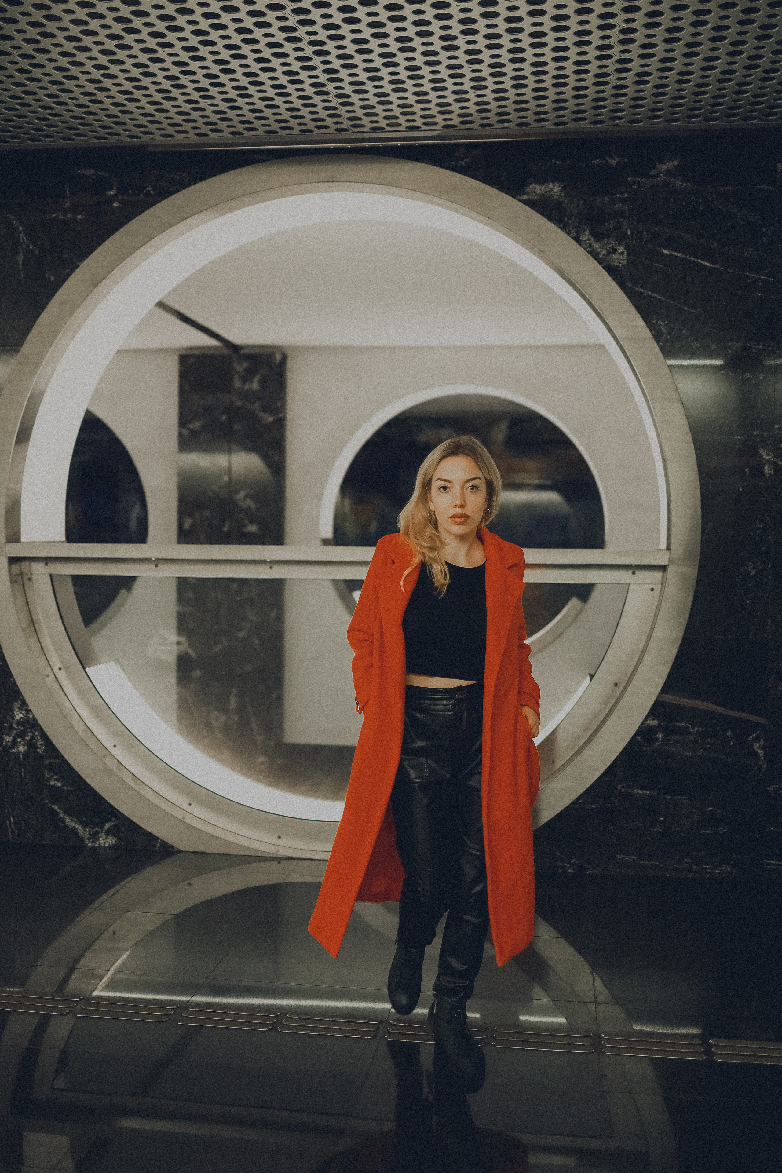 Натали, съемка в метро. Ангелина Богданова, междисциплинарная художница