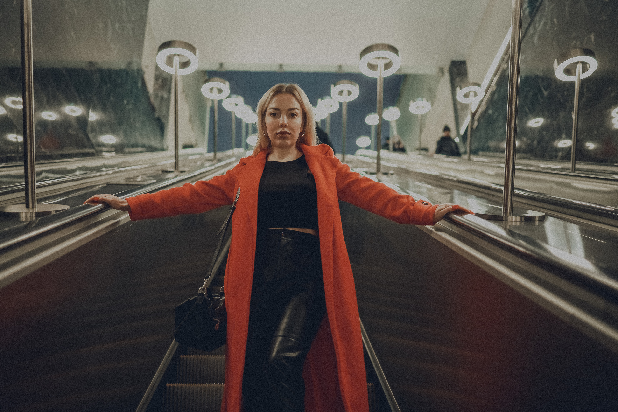 Натали, съемка в метро. Ангелина Богданова, междисциплинарная художница