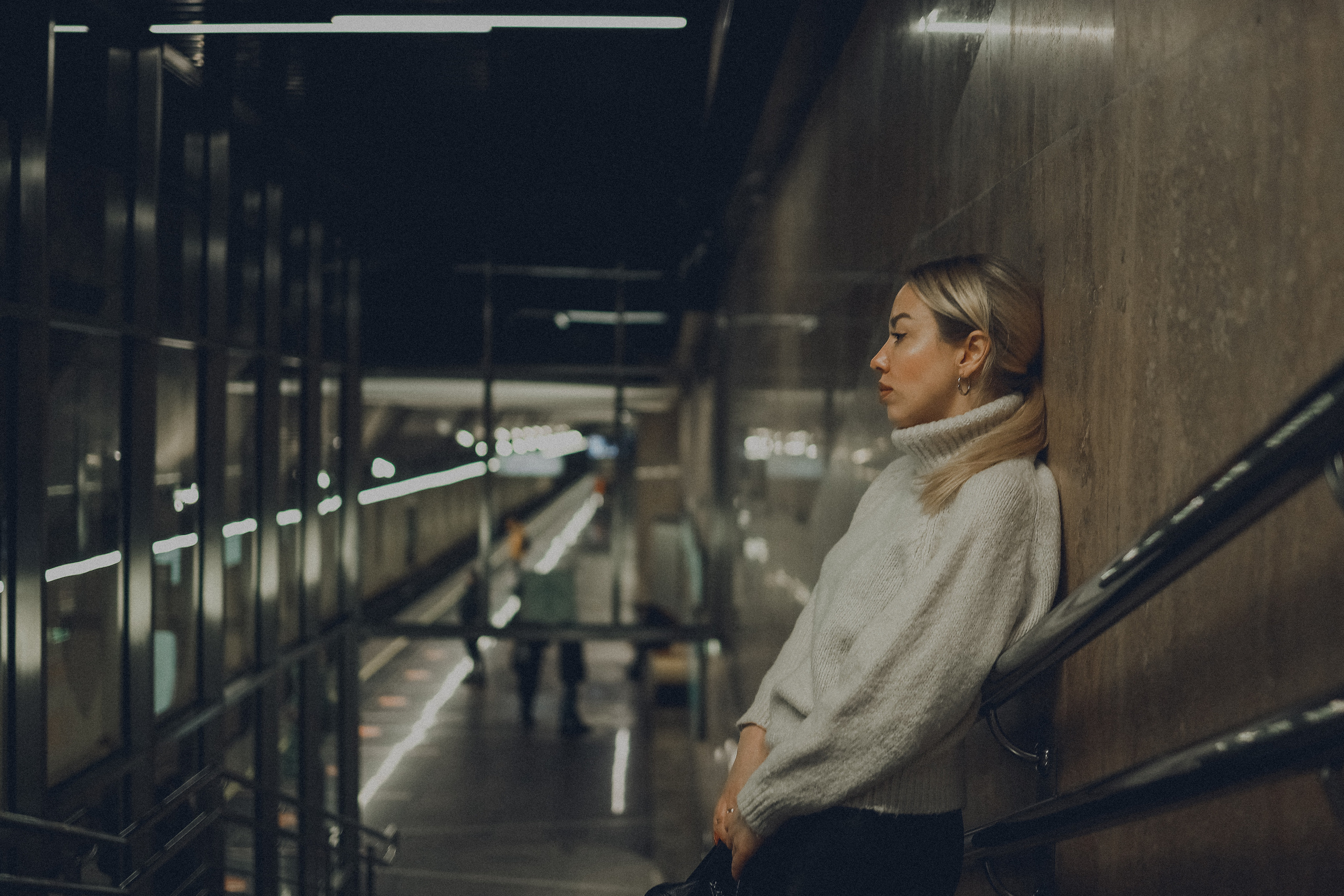 Натали, съемка в метро. Ангелина Богданова, междисциплинарная художница