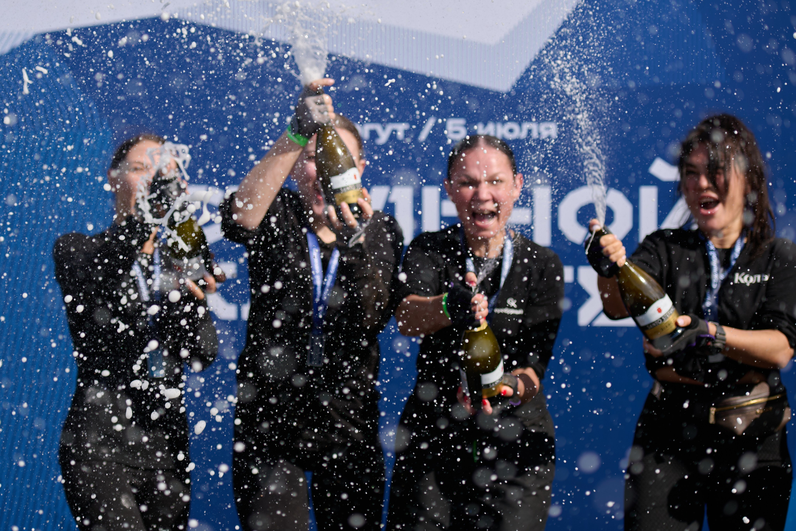 Фоторепортаж с забега Стальной характер в Сургуте, 5 июля 2025. Репортажный и семейный фотограф — Шелихов Сергей