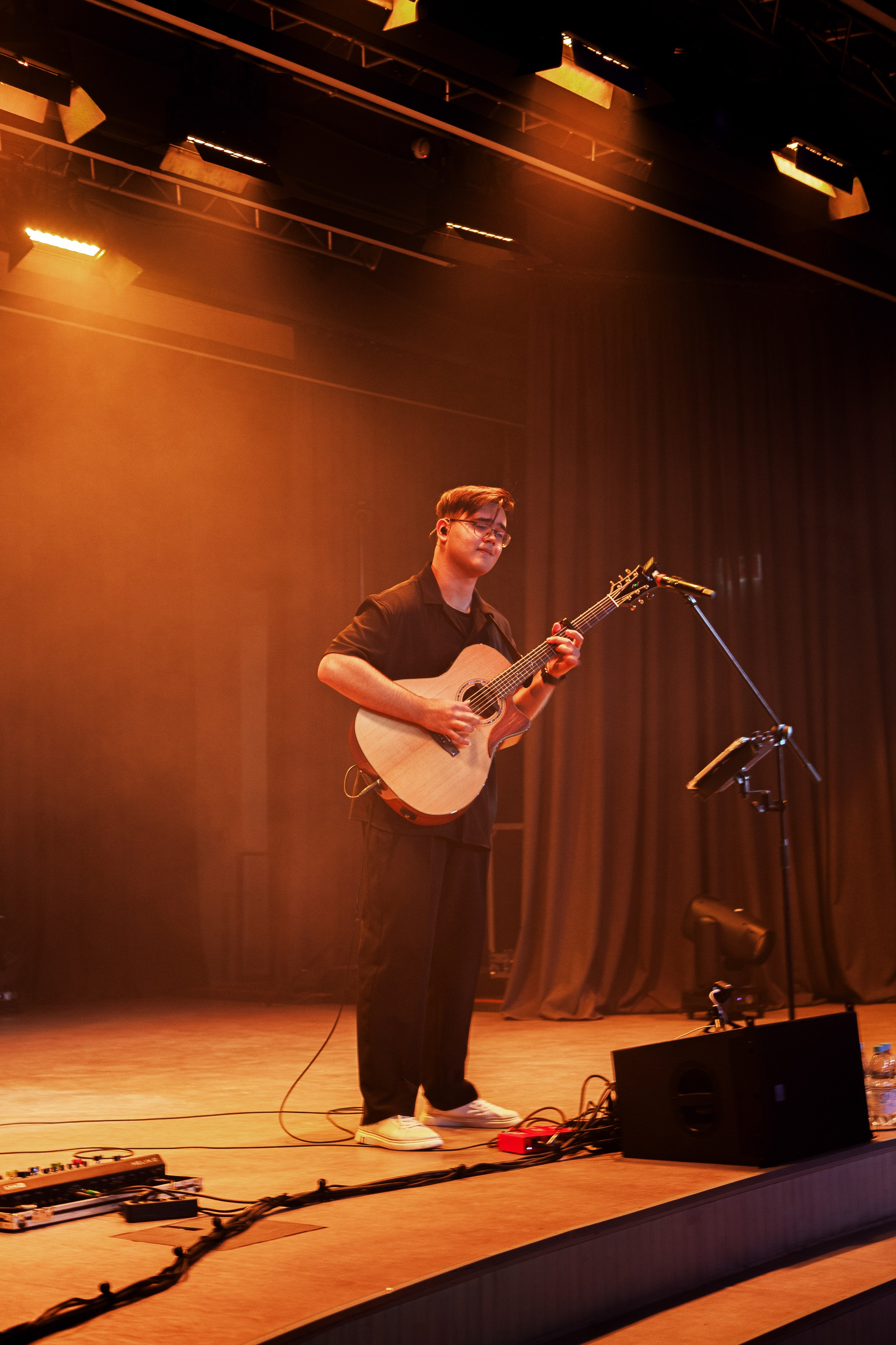 Дамир. Сольник Ноябрь 2025. Design Muginov