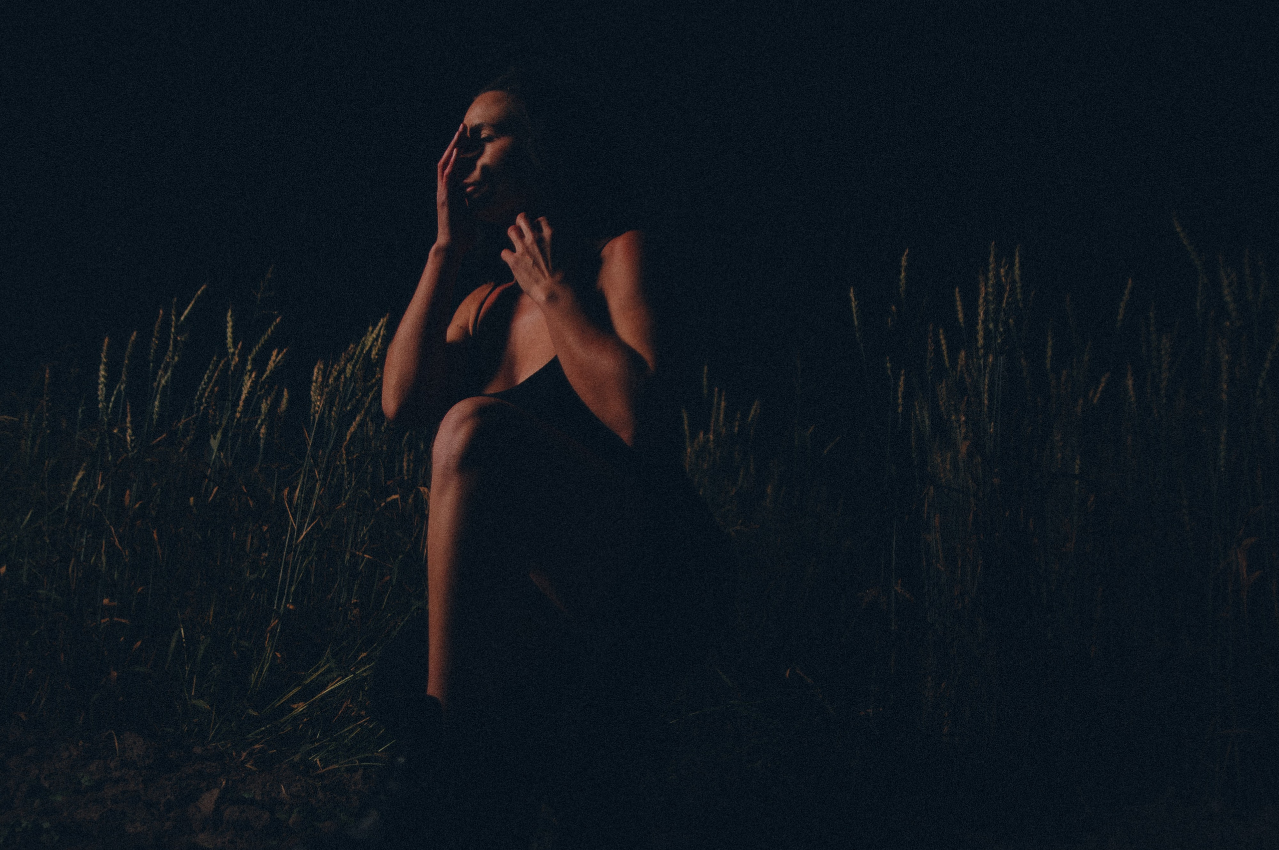 Оля в поле. Фотограф Дмитрий Пименов