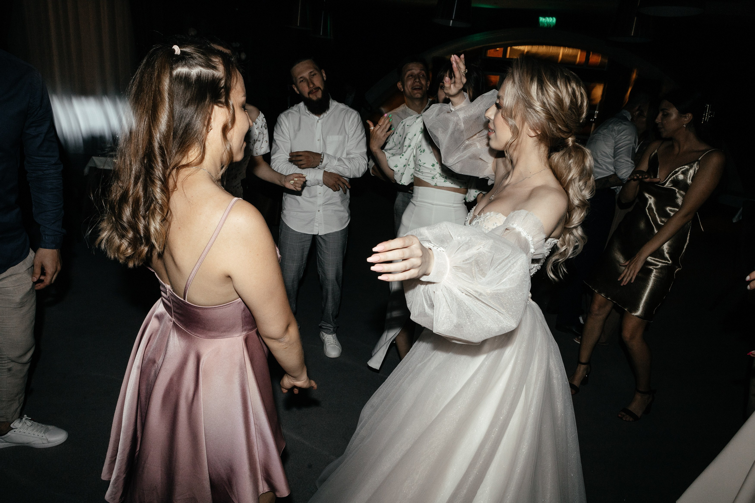 Свадебный фотограф Уфа — Руслан ГабдлисламовЖивые эмоции, красивые кадры, воспоминания на всю жизнь.Работаю по всей Республике Башкортоста. Свадебный фотограф Уфа Руслан Габдлисламов