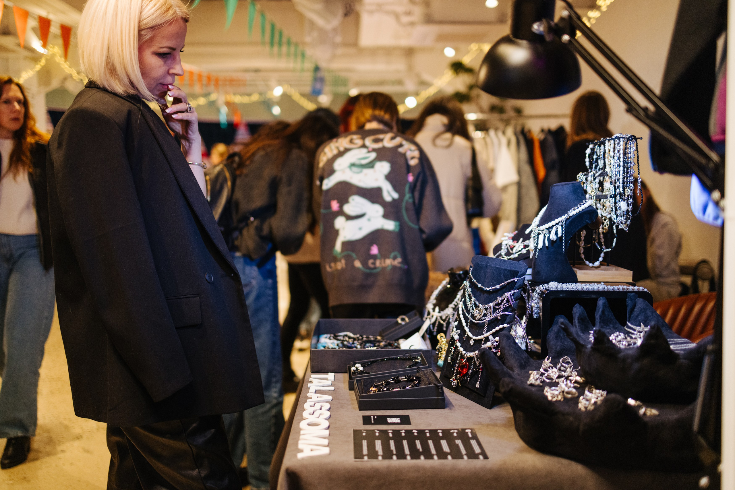 2–3 марта 2024 в пространстве «Три вокзала. Депо» / День 1 / фото Валерий Белобеев. Фотоотчеты «Ламбада-маркета»