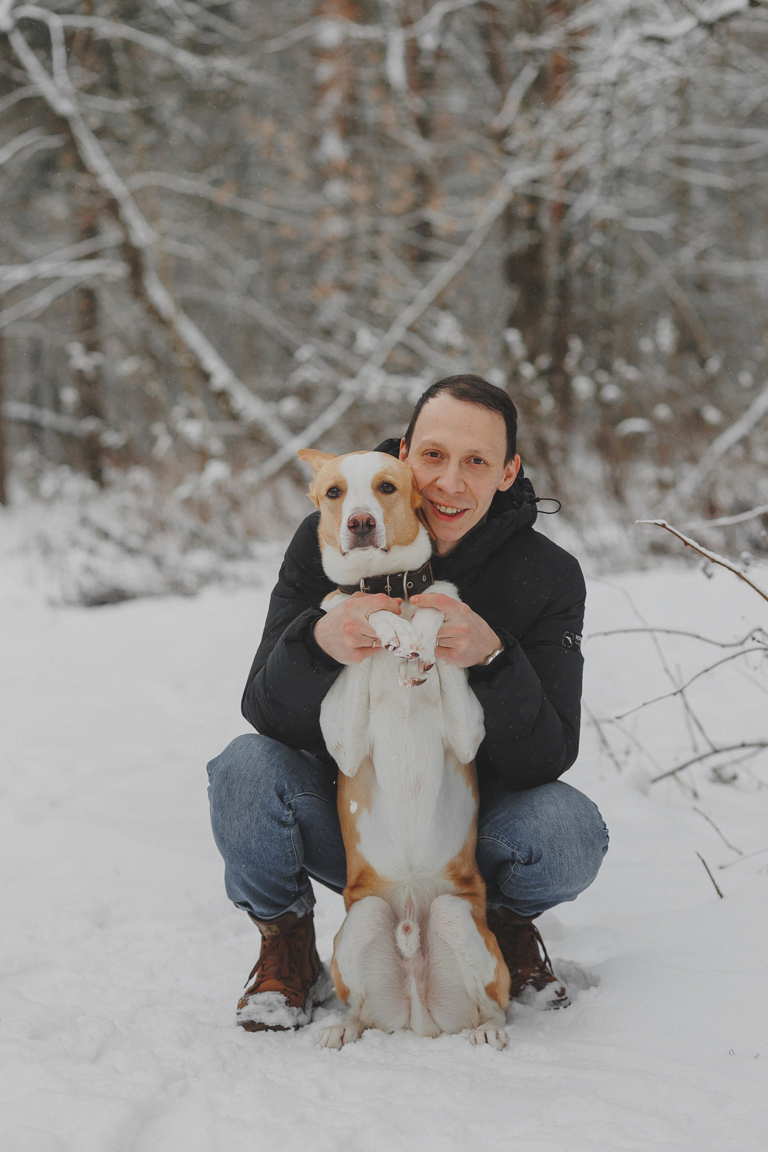 Зимняя фотосессия в лесу с собакой. Фотограф в Москве и Люберцах Анна Ушакова