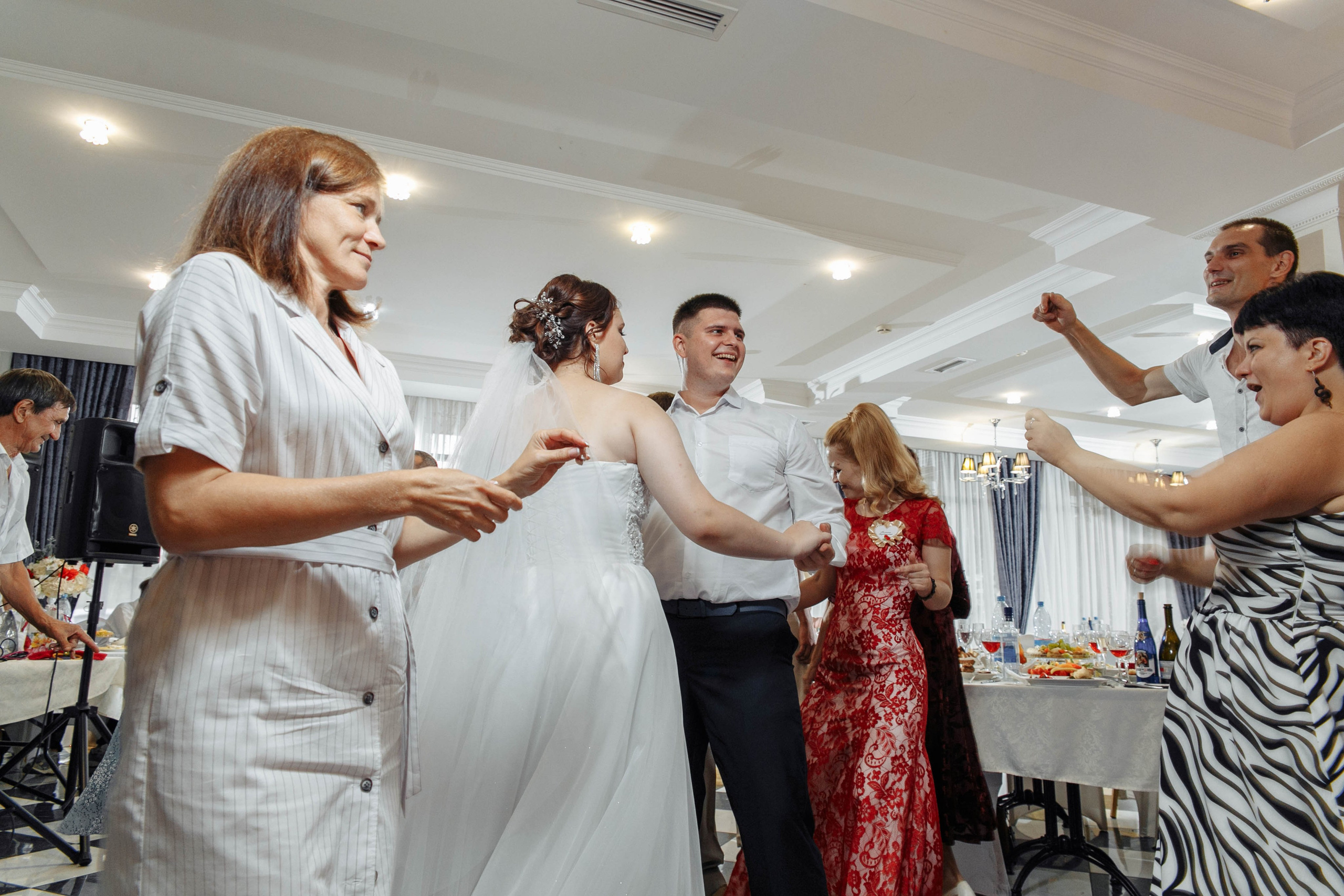 Татьяна и Виктор: настоящая русская свадьба. Событийный фотограф Максим Бескоровайновнов