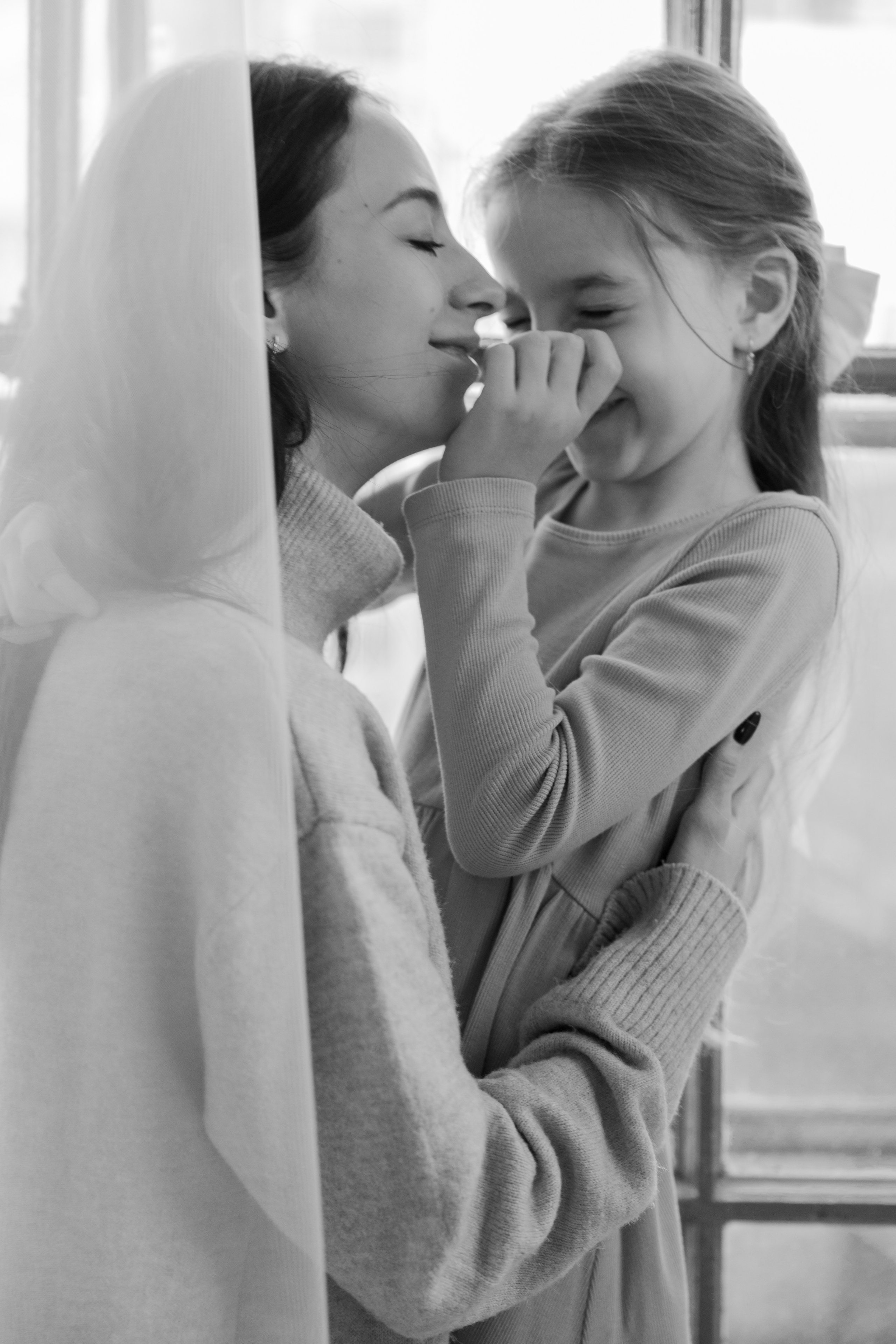 Л ю б о в ь между Вами и посреди Вас. Виноградова Маргарита. Фотограф P r o Явления