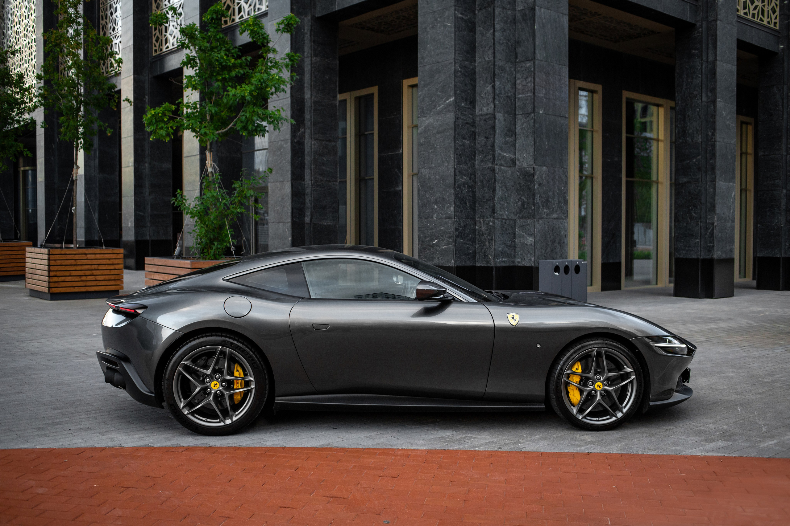 Ferrari Roma. Автомобильный фотограф в Москве Андрей Емельянов