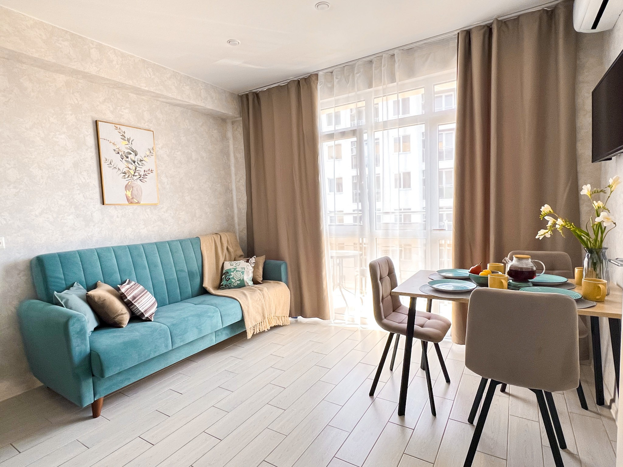 Апартаменты в городе-курорте Сочи. Квартиры посуточно, длительно в Сочи, LARA APART GROUP