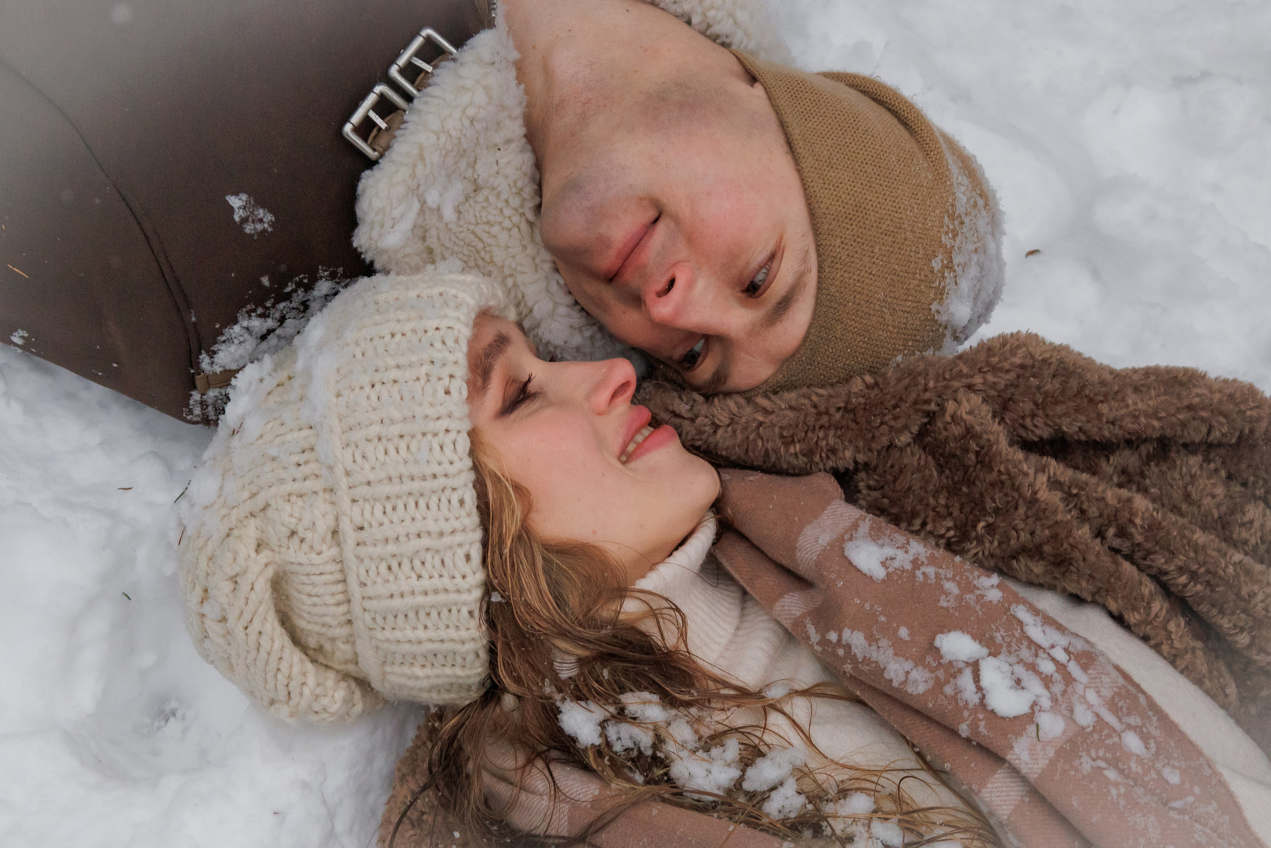 Александра и Александр. Зимняя фотоистория любви в парке. Портретный фотограф Панферова Регина г. Санкт-Петербург, г. Казань