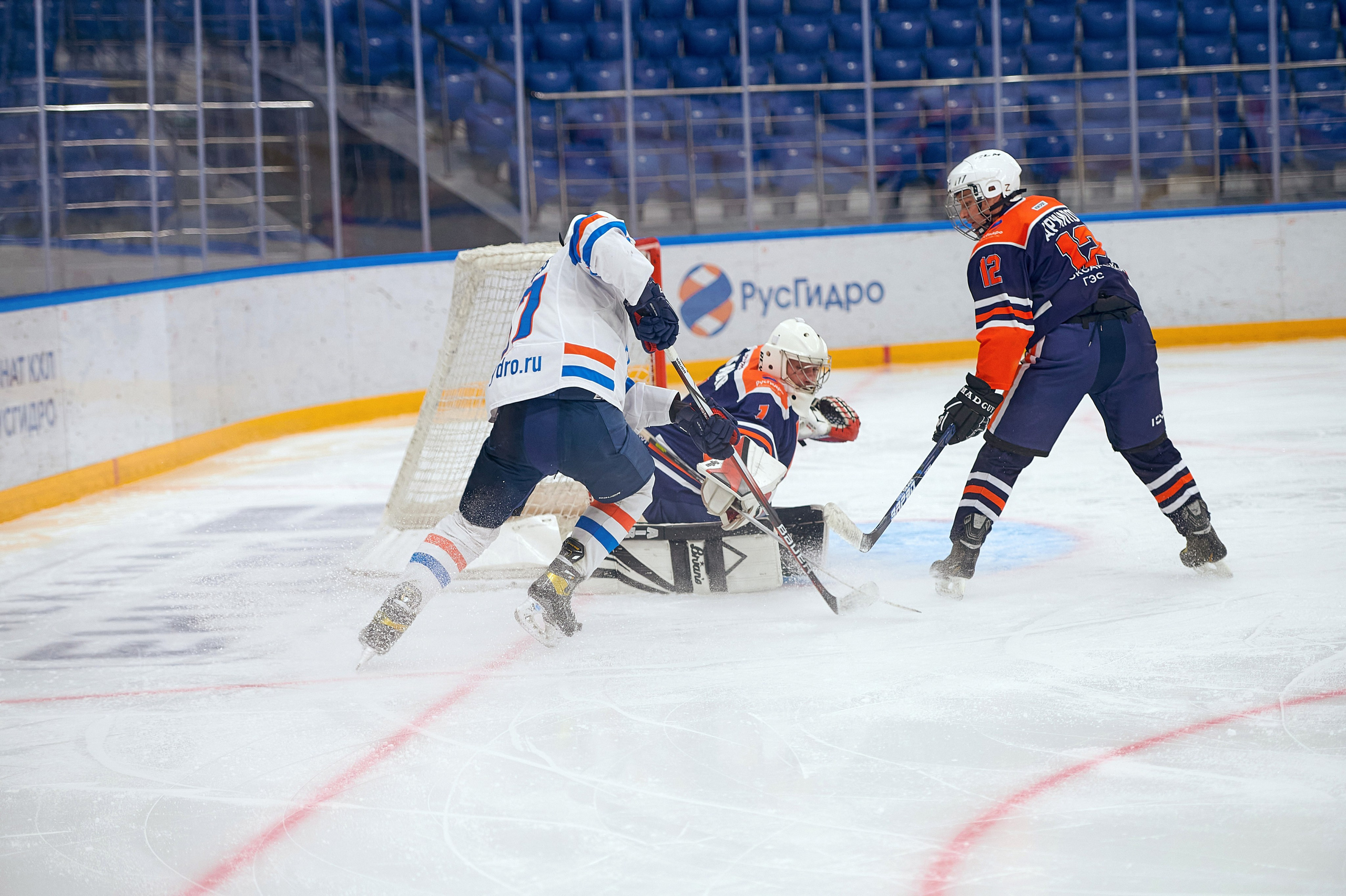 Портфолио репортажной фотосъёмки: Кристалл арена — Хоккей — РусГидро. Фотограф Яковлев Роман — Красноярск